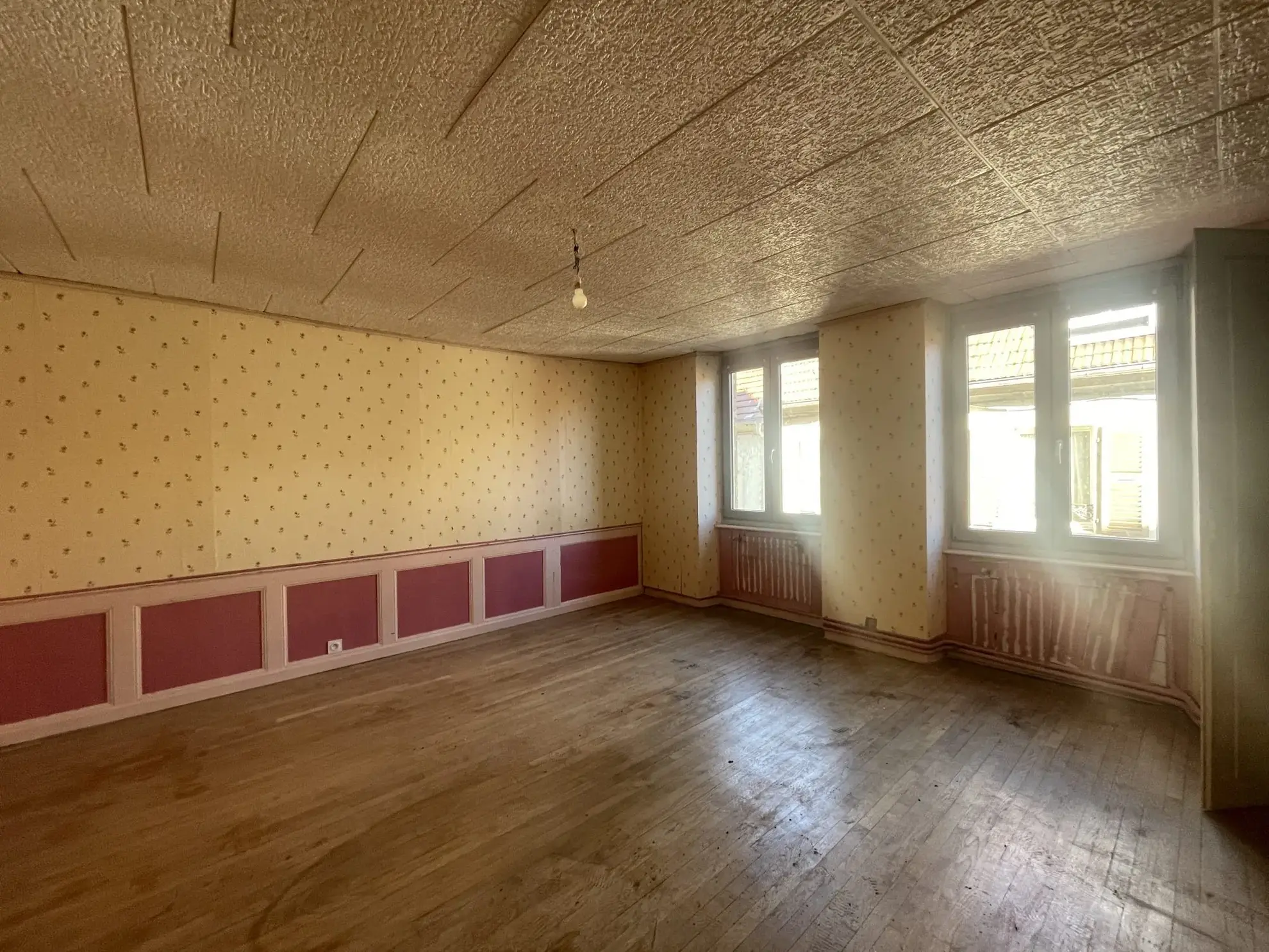 Appartement T3 lumineux à Pontarlier avec jardin et cave - Opportunité d'investissement ou résidence 
