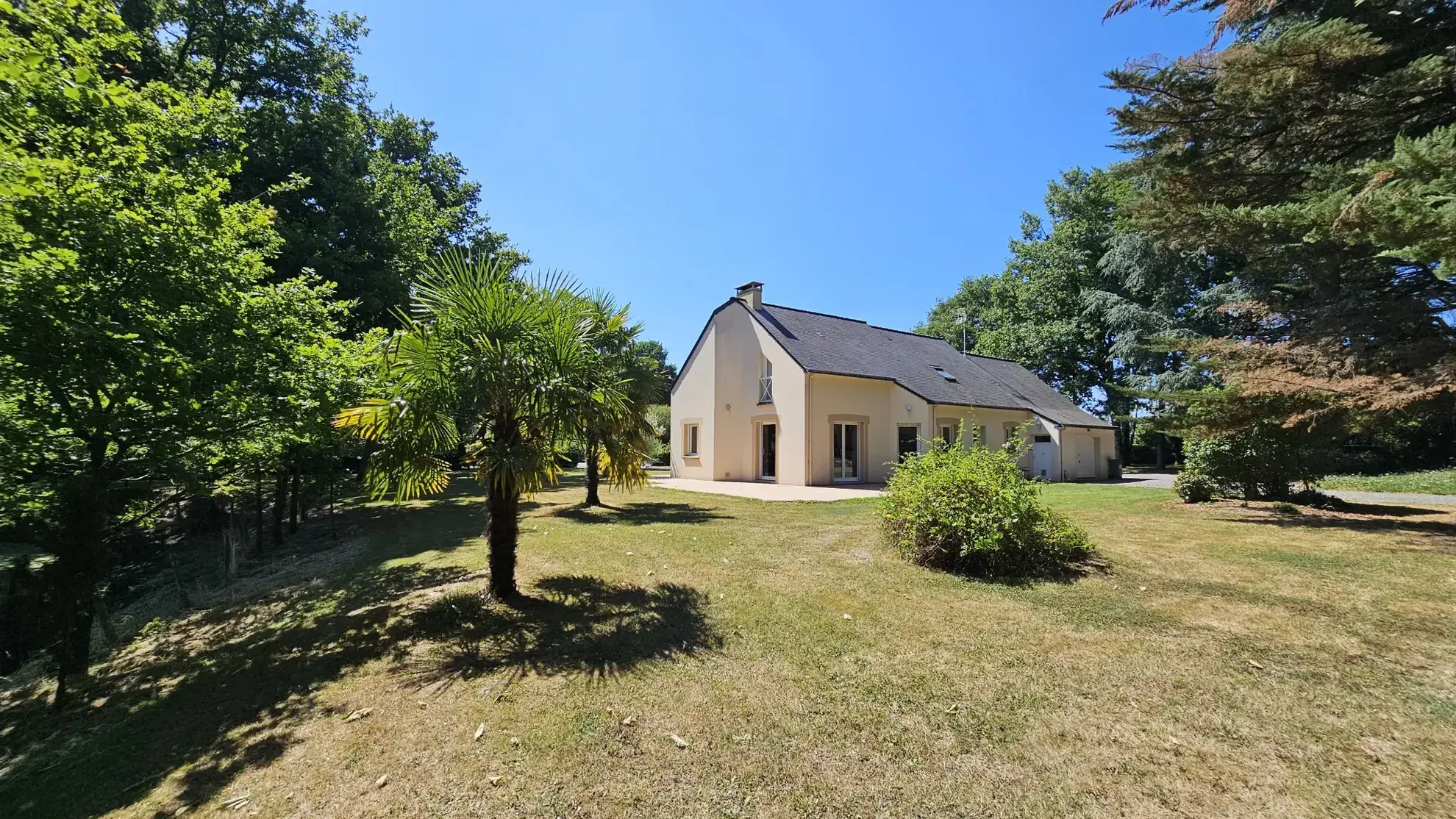 Charmante maison contemporaine avec grand terrain à Saint Vincent des Landes 
