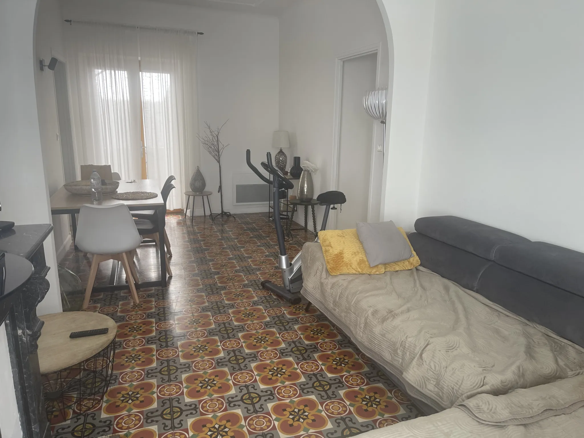 Appartement 91 m² avec terrasse et cachet authentique au cœur de Carcassonne 