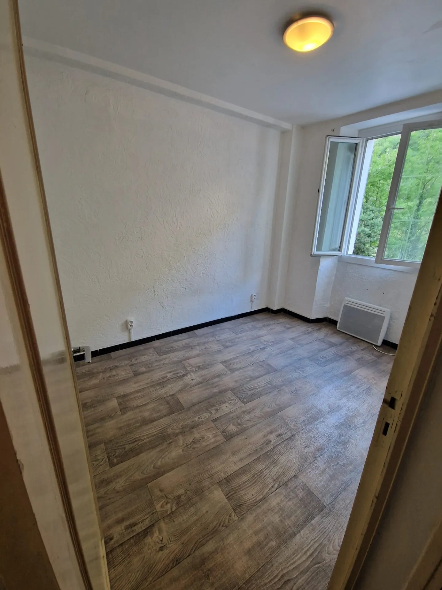 Maison de village à Fontan 120 m² avec jardin, terrasse et potentiel locatif 