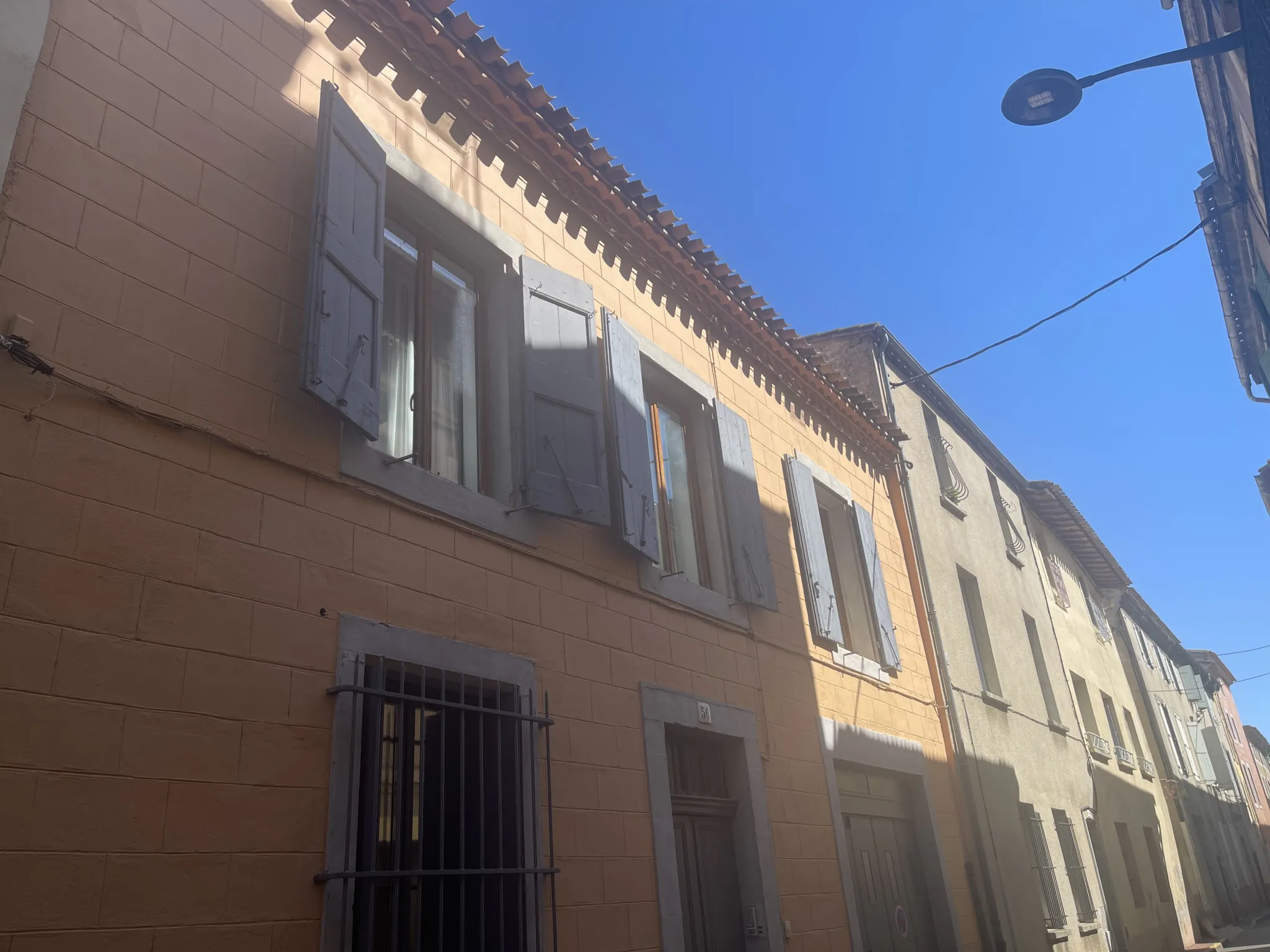 Appartement 91 m² avec terrasse et cachet authentique au cœur de Carcassonne 