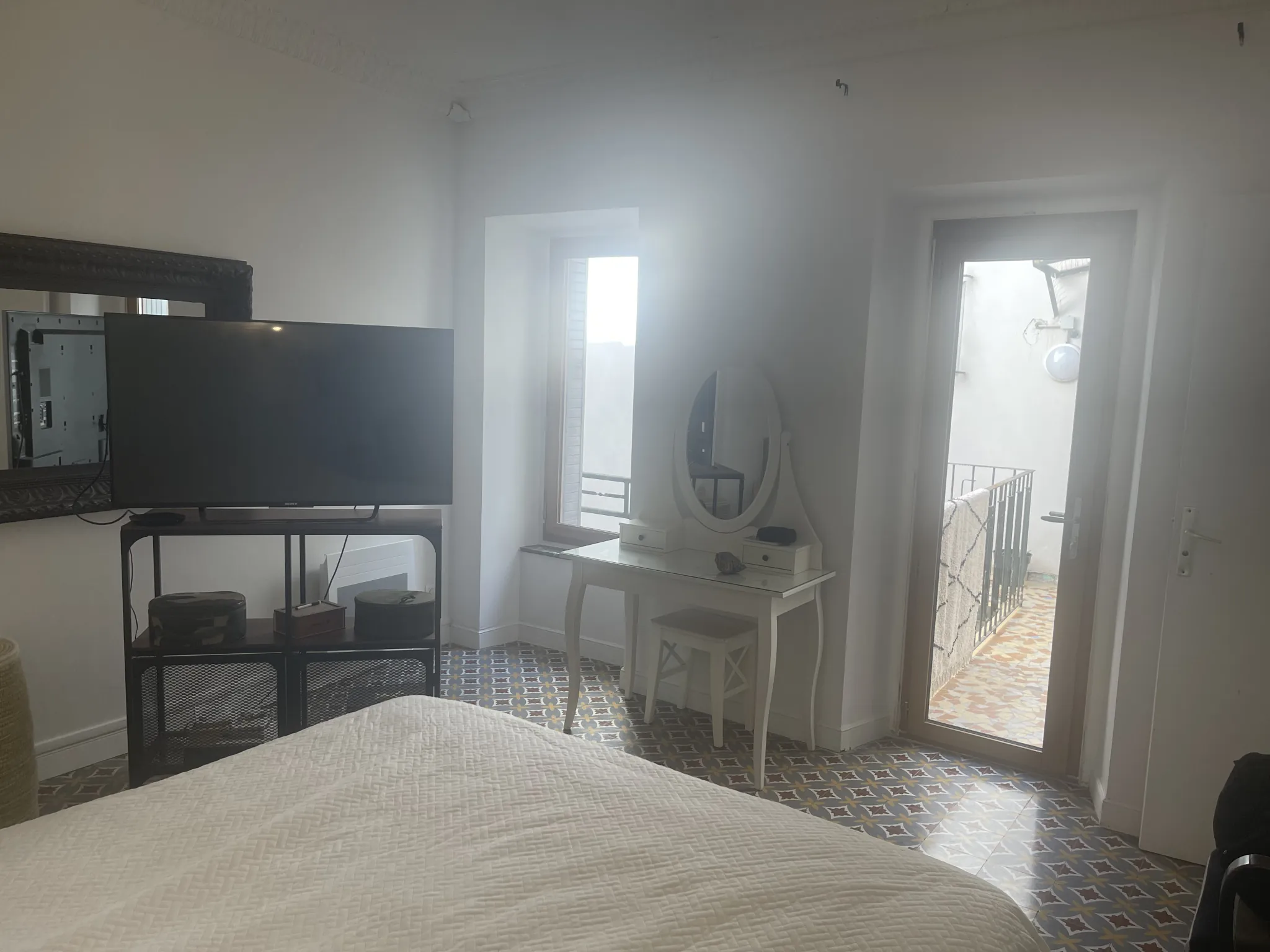 Appartement 91 m² avec terrasse et cachet authentique au cœur de Carcassonne 