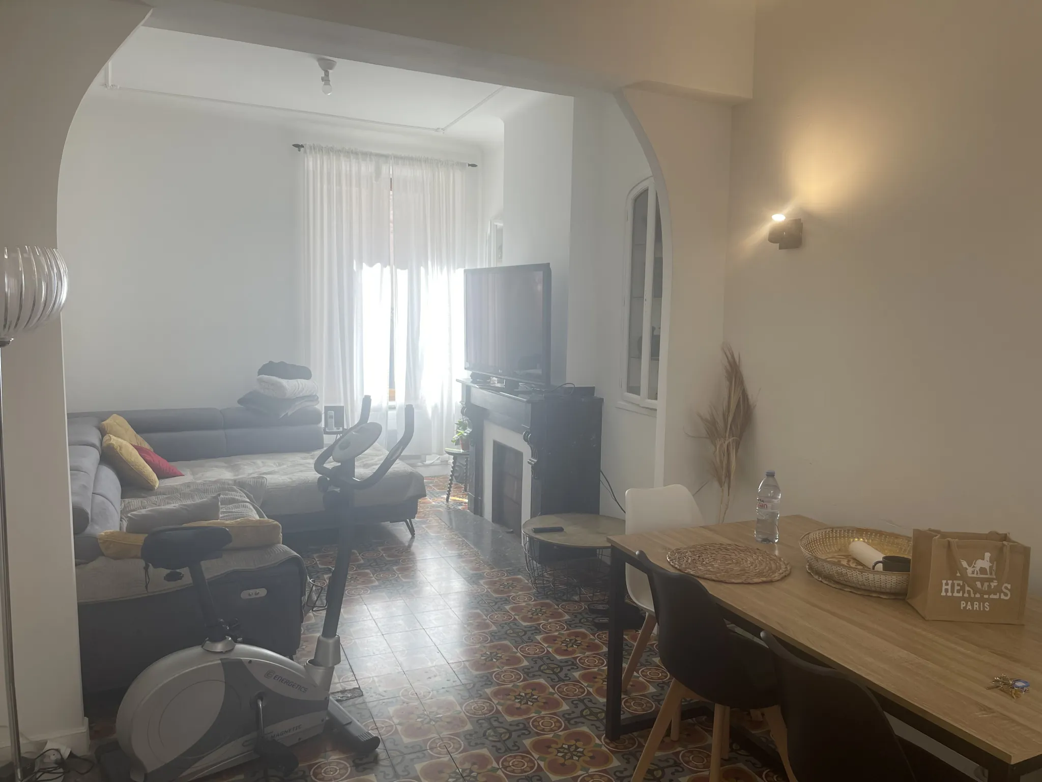 Appartement 91 m² avec terrasse et cachet authentique au cœur de Carcassonne 