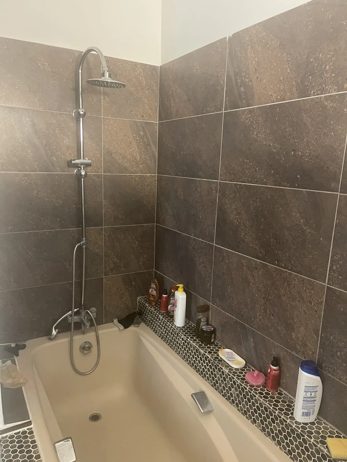 Appartement 91 m² avec terrasse et cachet authentique au cœur de Carcassonne 