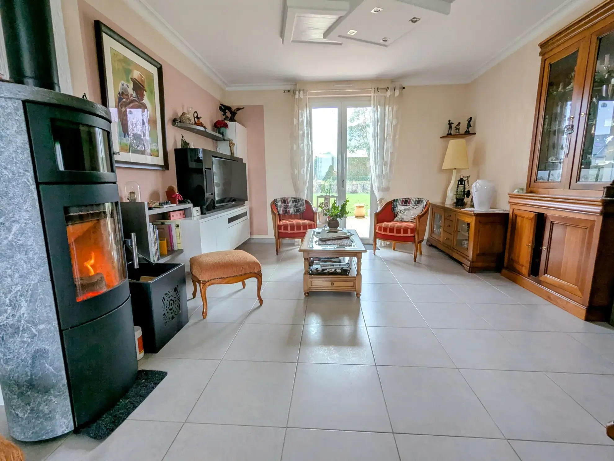 Belle maison familiale 4 chambres avec sous-sol complet à Casson 