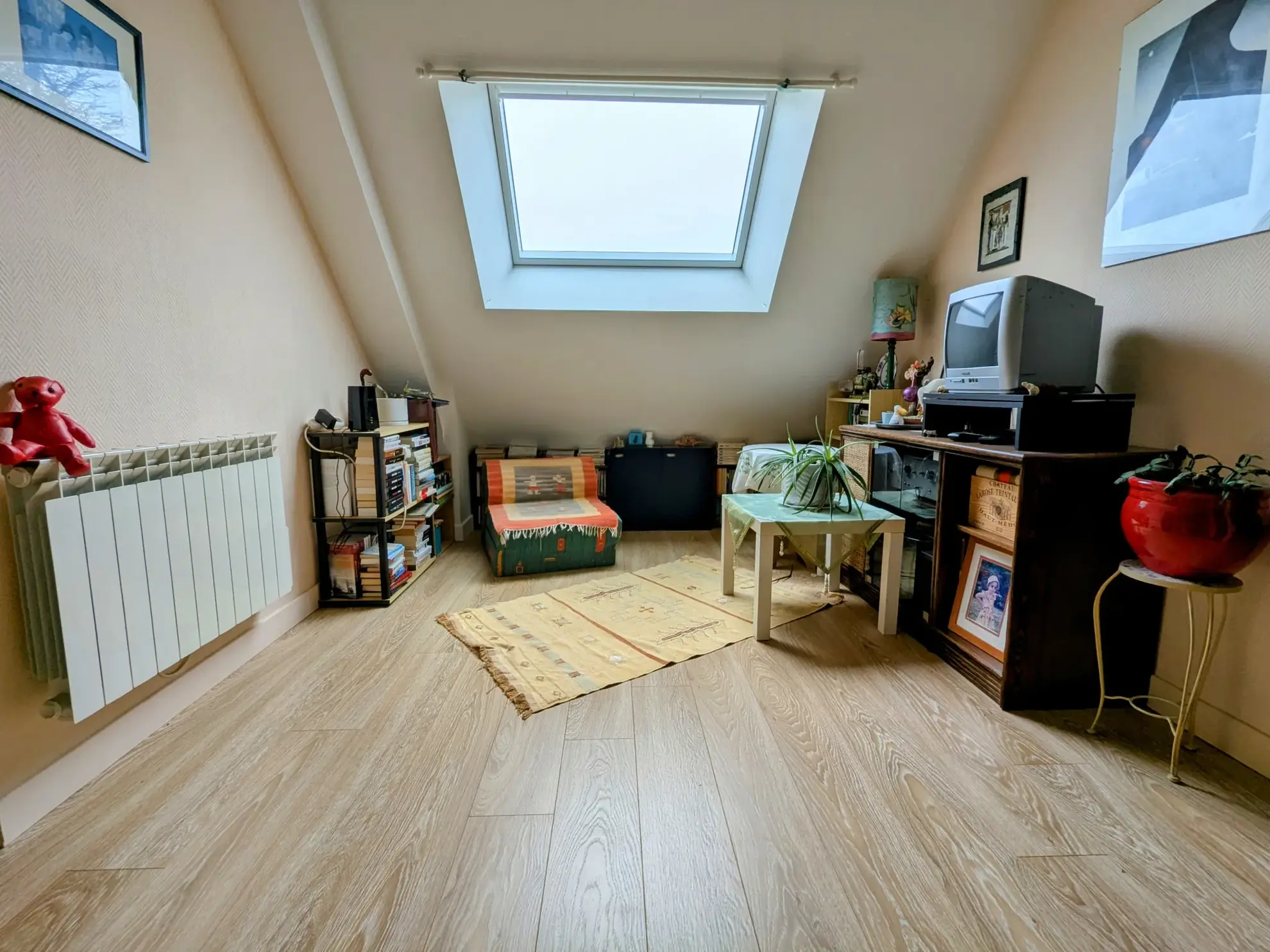 Belle maison familiale 4 chambres avec sous-sol complet à Casson 