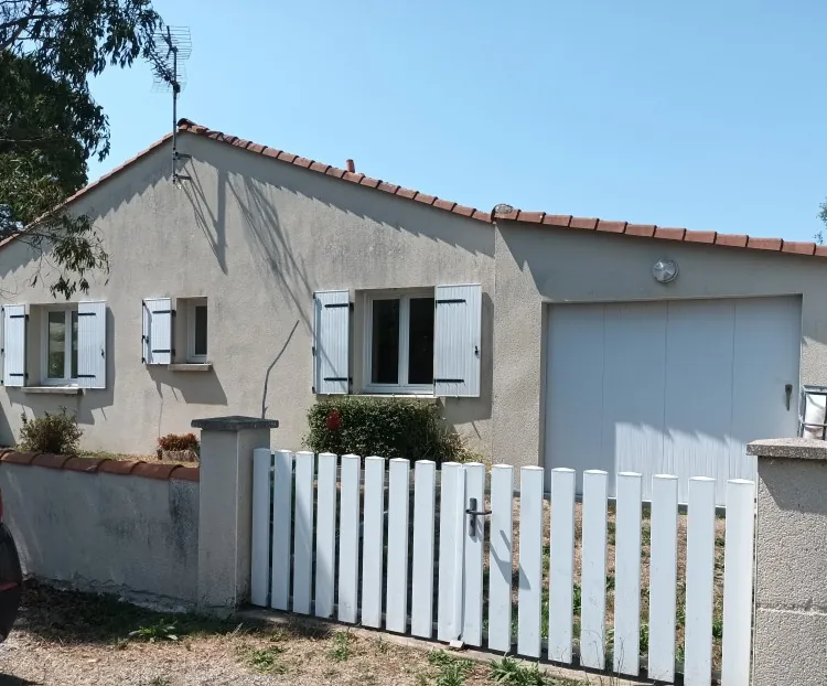 Maison de plain-pied à vendre près du centre du Clion-sur-Mer 