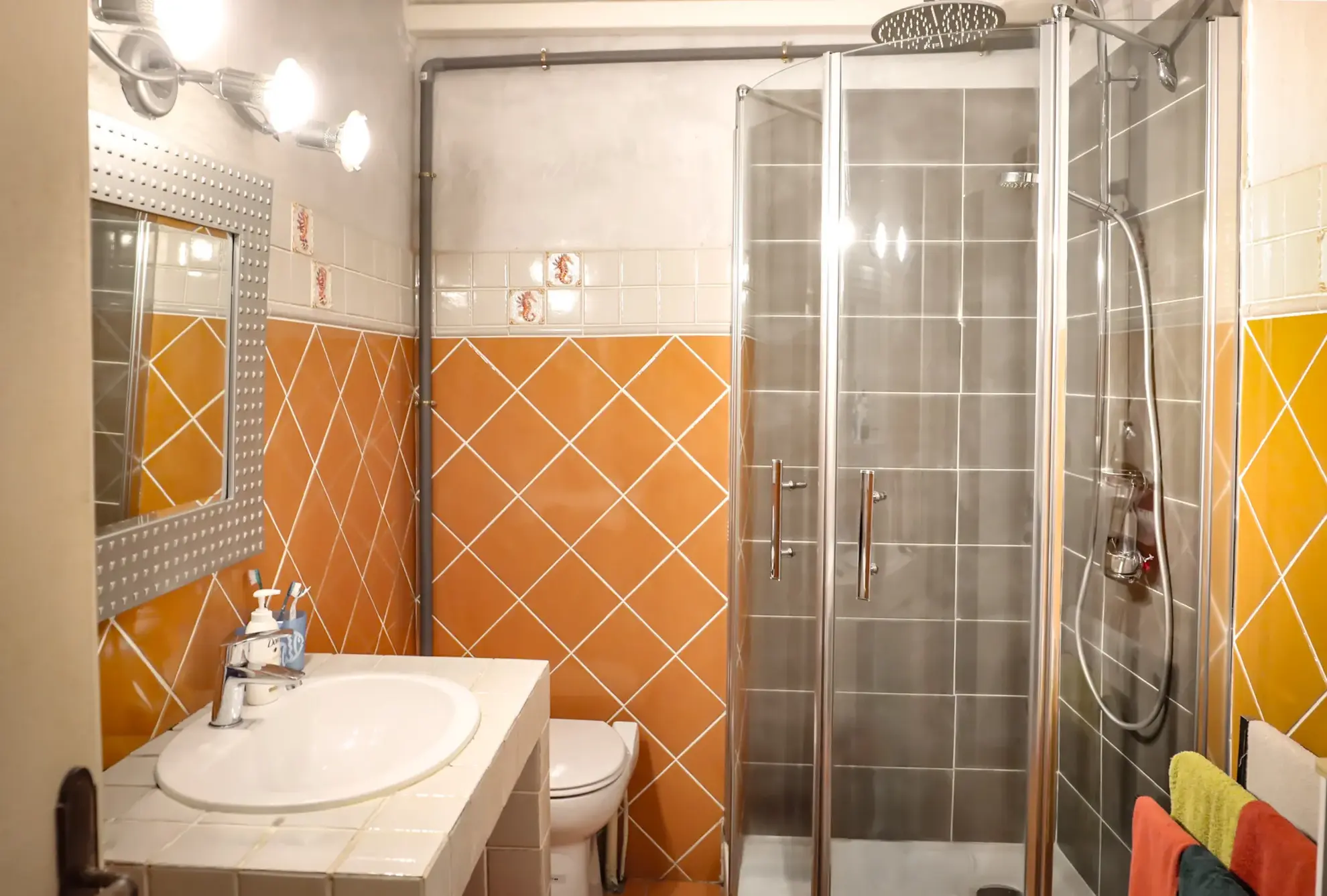 Appartement duplex avec local commercial et garage à Carcassonne - Investissement ou activité 