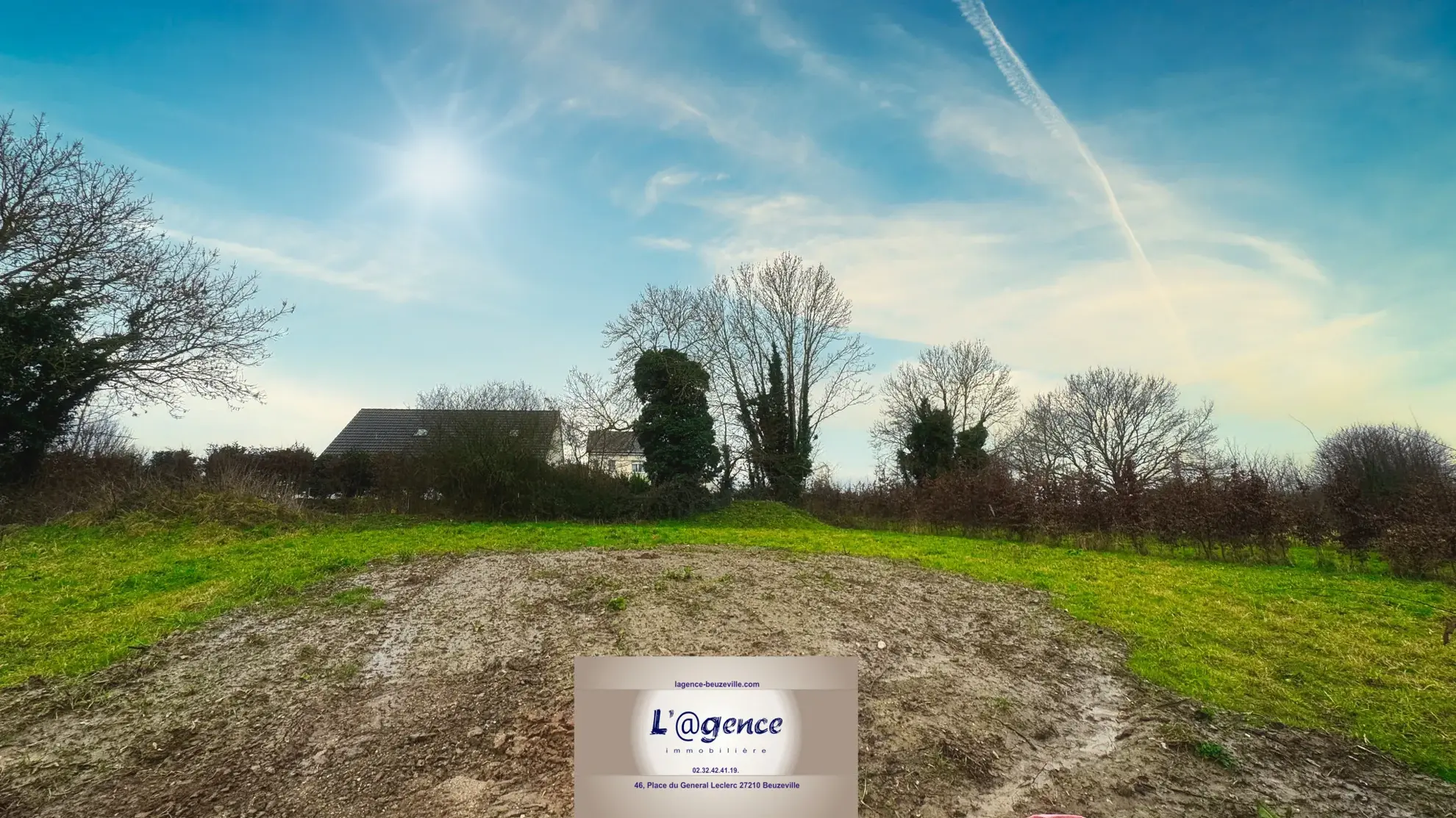 Terrain constructible à Pont-Audemer de 576 m², proche du centre-ville