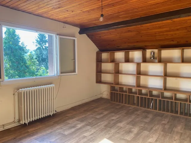 Maison familiale de 174 m² avec 5 chambres en Dordogne, proche village 