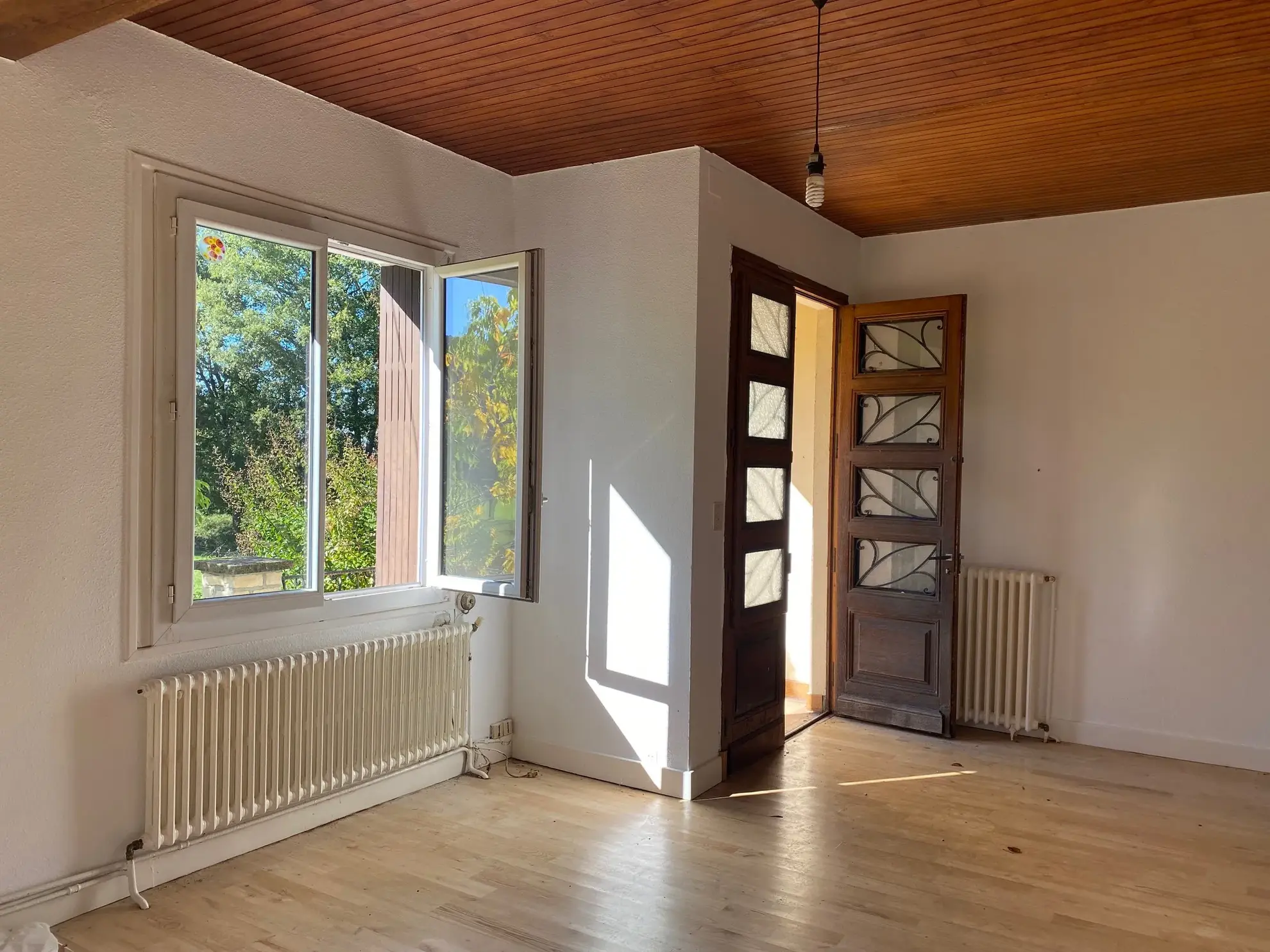 Maison familiale de 174 m² avec 5 chambres en Dordogne, proche village 