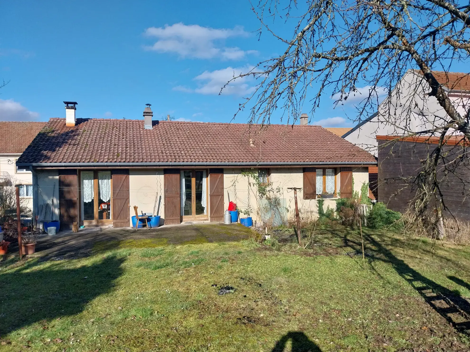 Belle maison à rénover de 135 m² avec grands hangars sur terrain de 22 ares à Bambiderstroff 