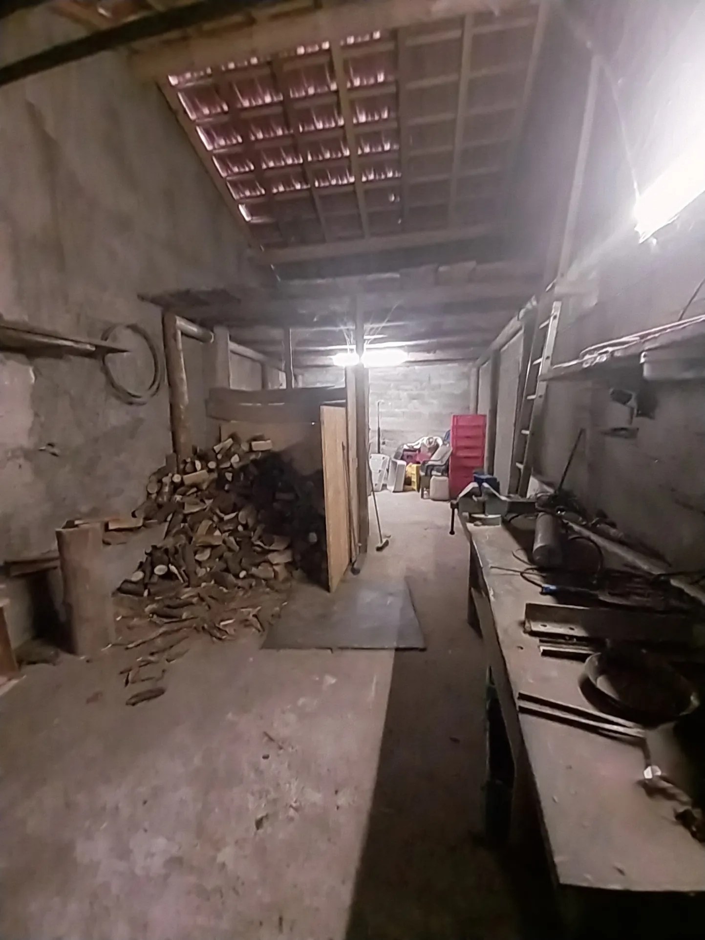 Belle maison à rénover de 135 m² avec grands hangars sur terrain de 22 ares à Bambiderstroff 