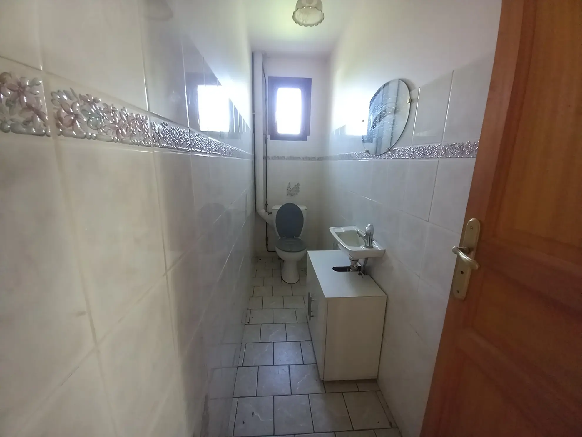 Grand pavillon 5 chambres avec dépendances et jardin proche Moulins et Nevers 