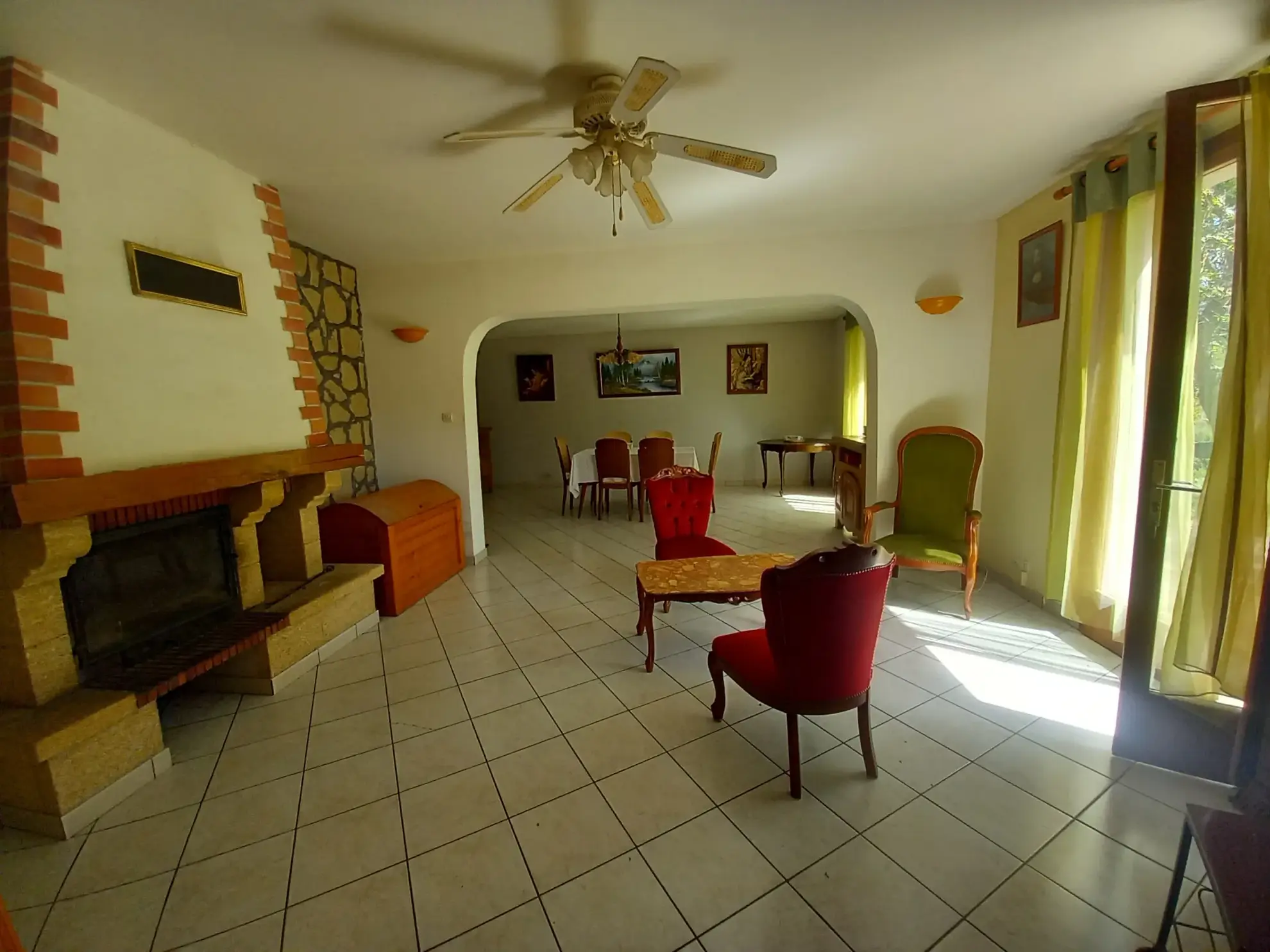 Grand pavillon 5 chambres avec dépendances et jardin proche Moulins et Nevers 