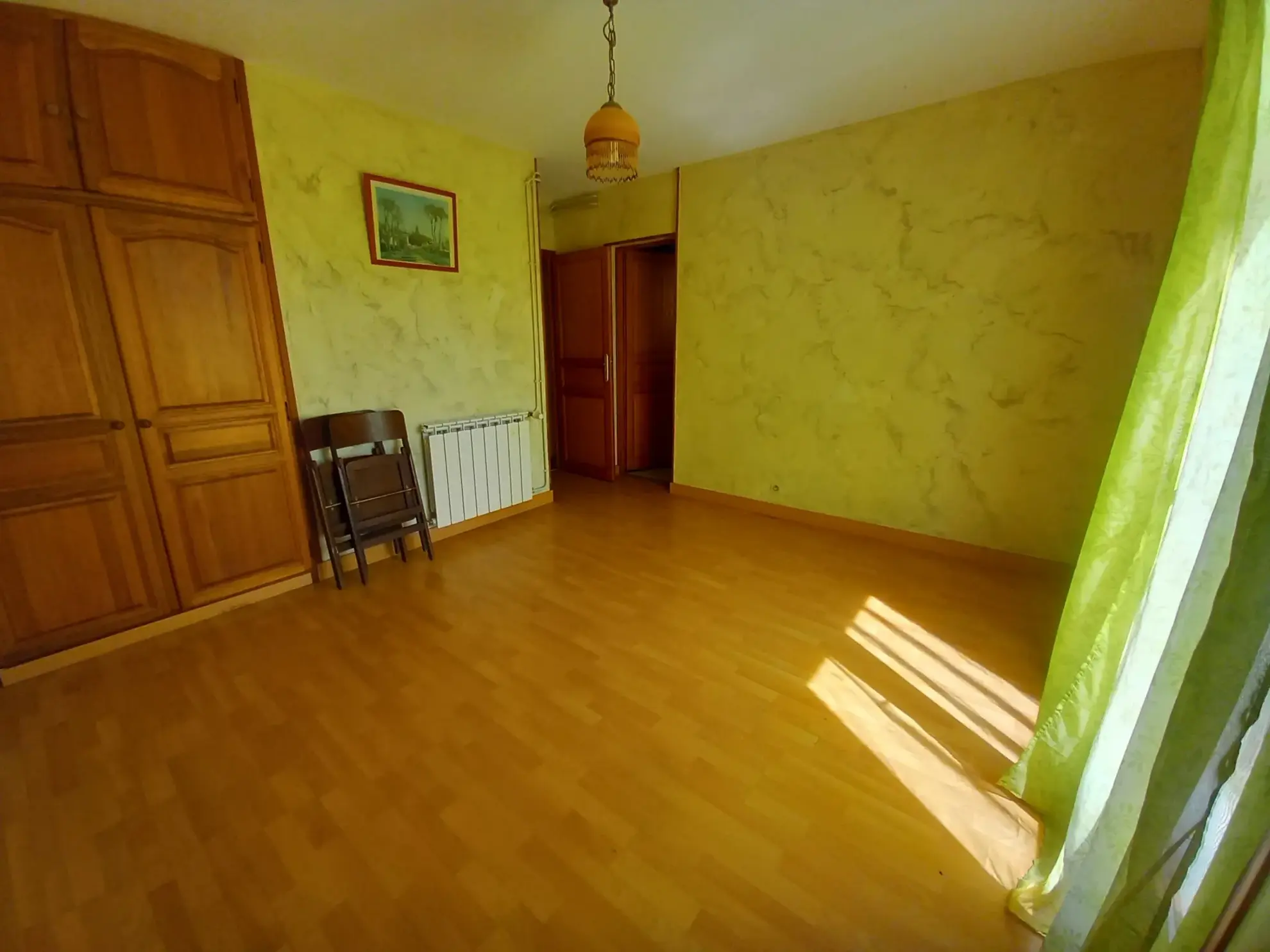 Grand pavillon 5 chambres avec dépendances et jardin proche Moulins et Nevers 