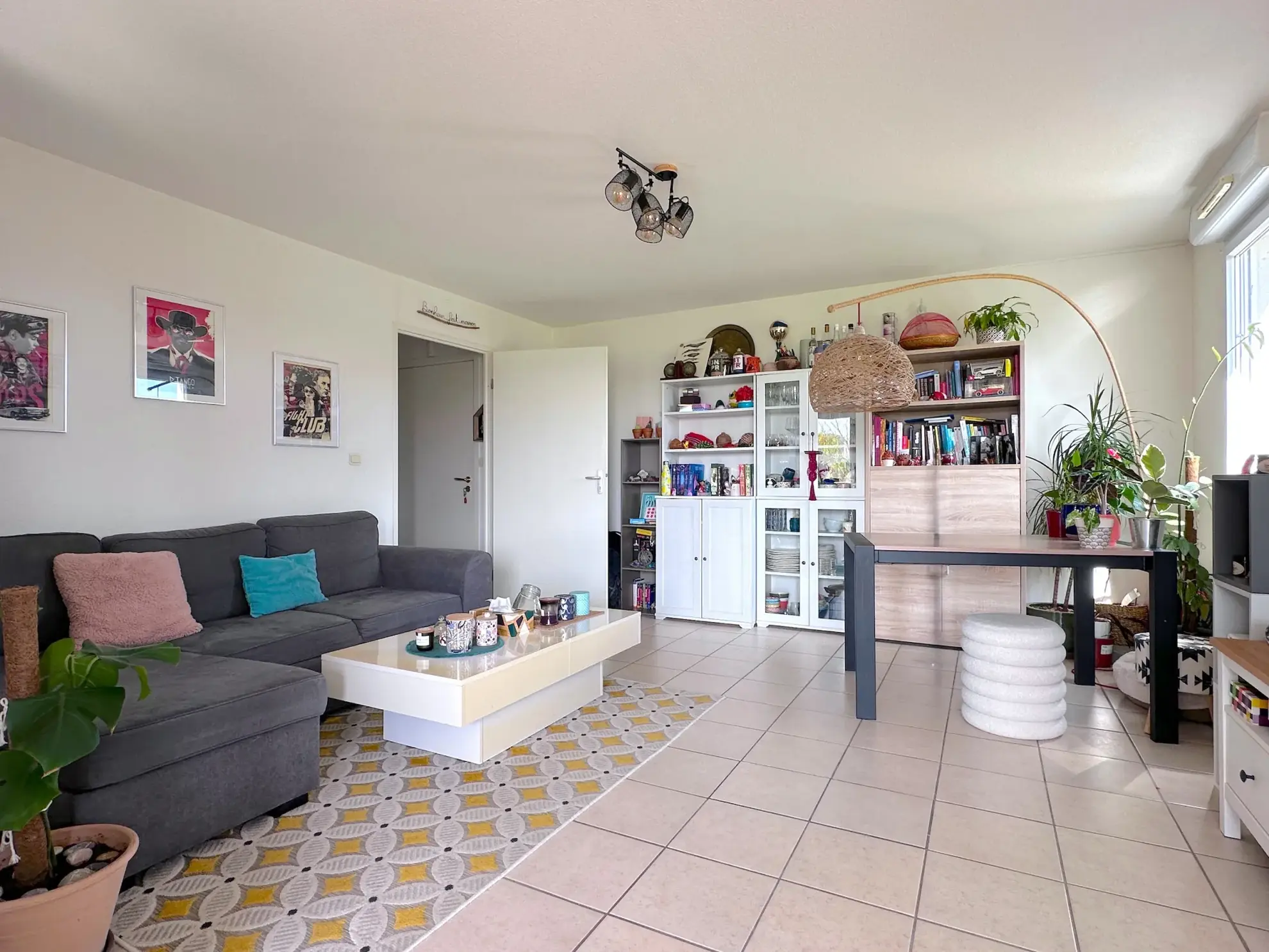 Appartement de 62 m² avec terrasse et parking à Poitiers, proche commodités 