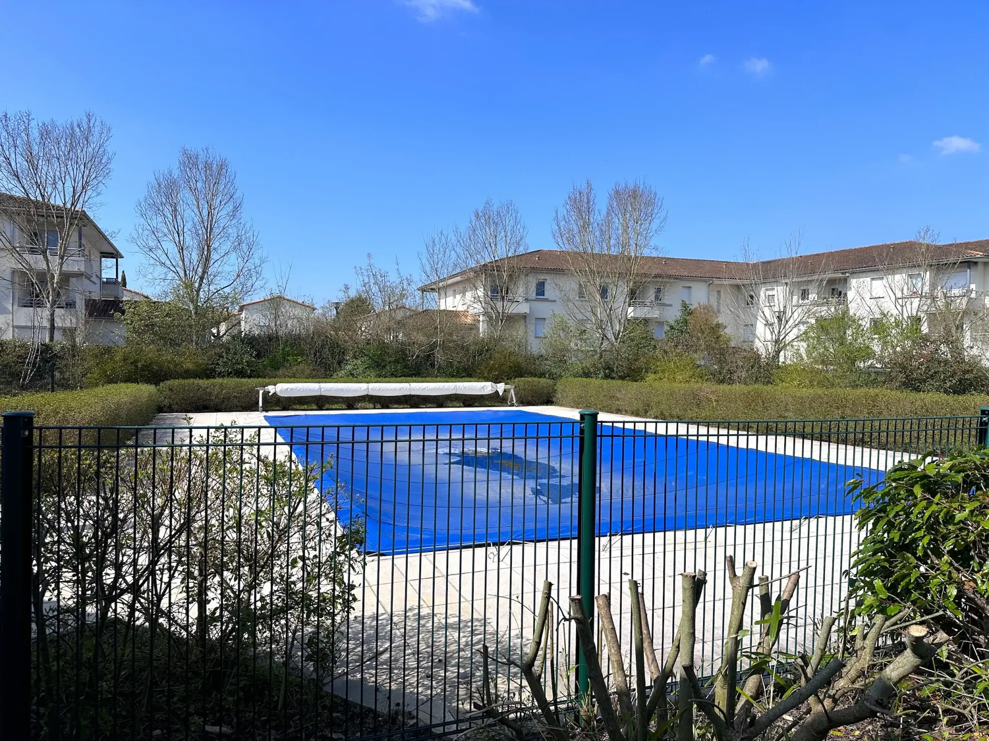 Appartement de 62 m² avec terrasse et parking à Poitiers, proche commodités 