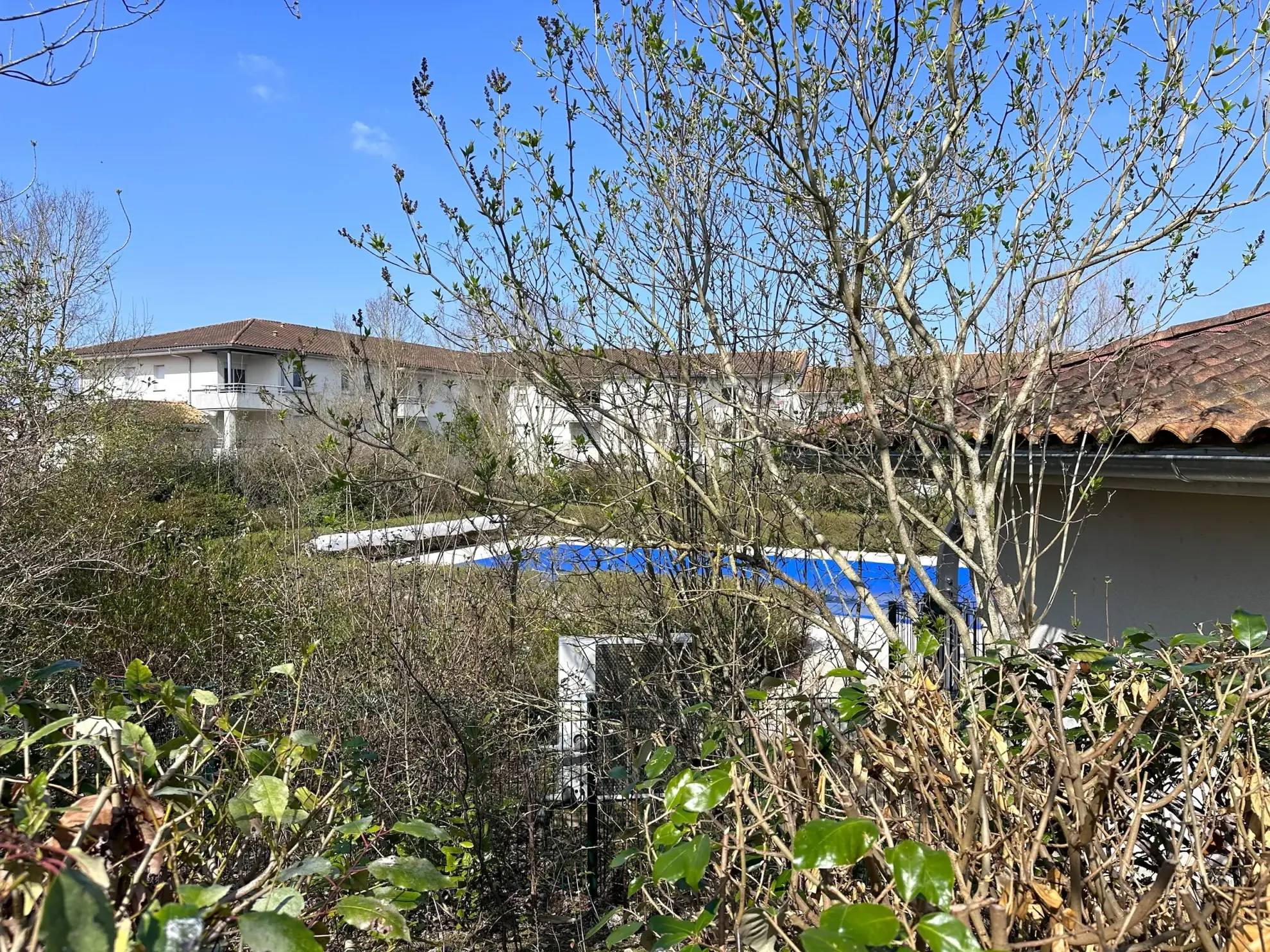 Appartement de 62 m² avec terrasse et parking à Poitiers, proche commodités 