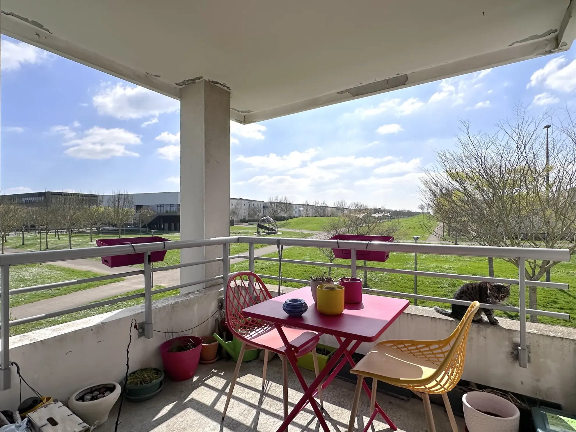 Appartement de 62 m² avec terrasse et parking à Poitiers, proche commodités 