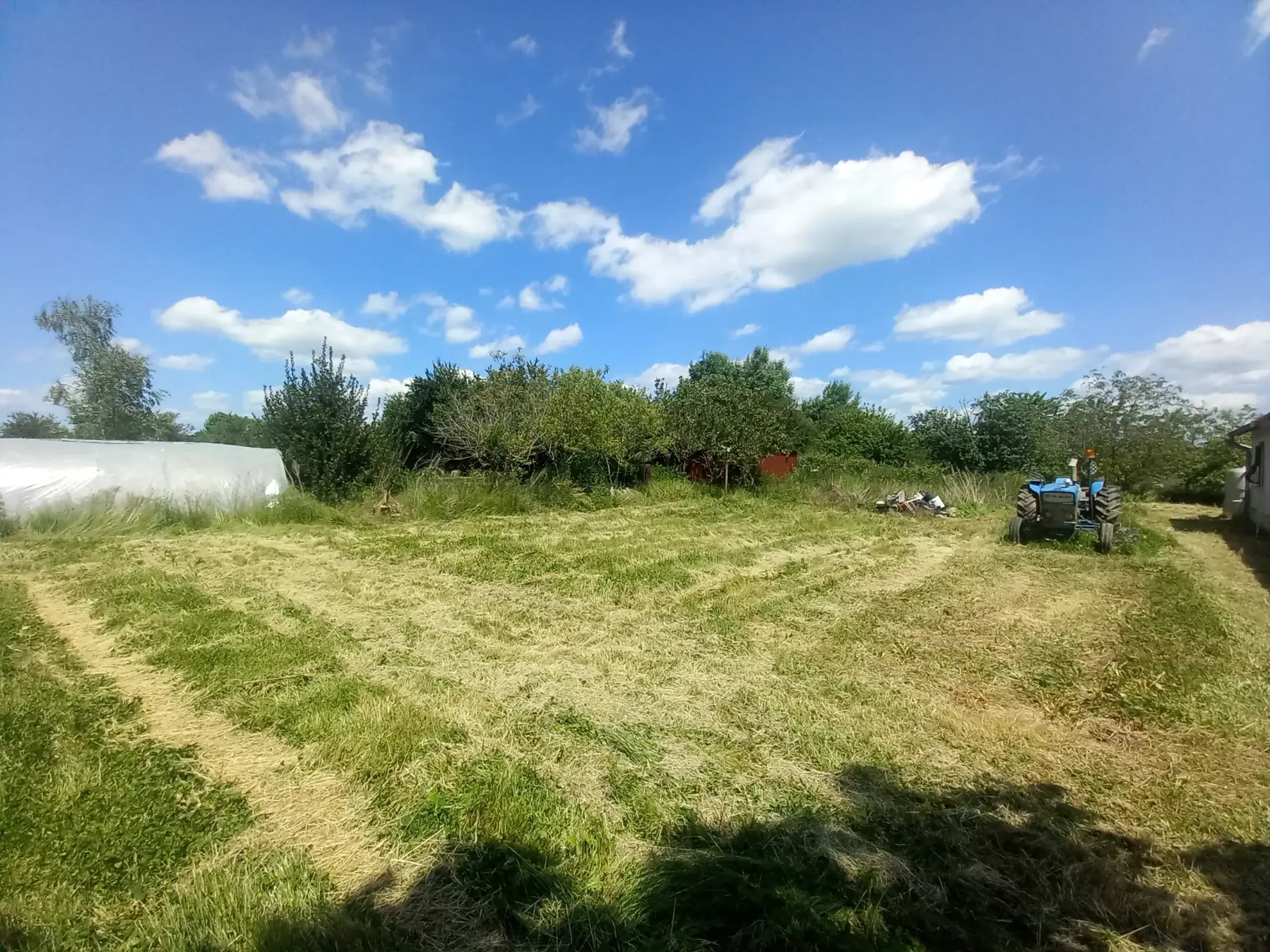 Grand pavillon 5 chambres avec dépendances et jardin proche Moulins et Nevers 