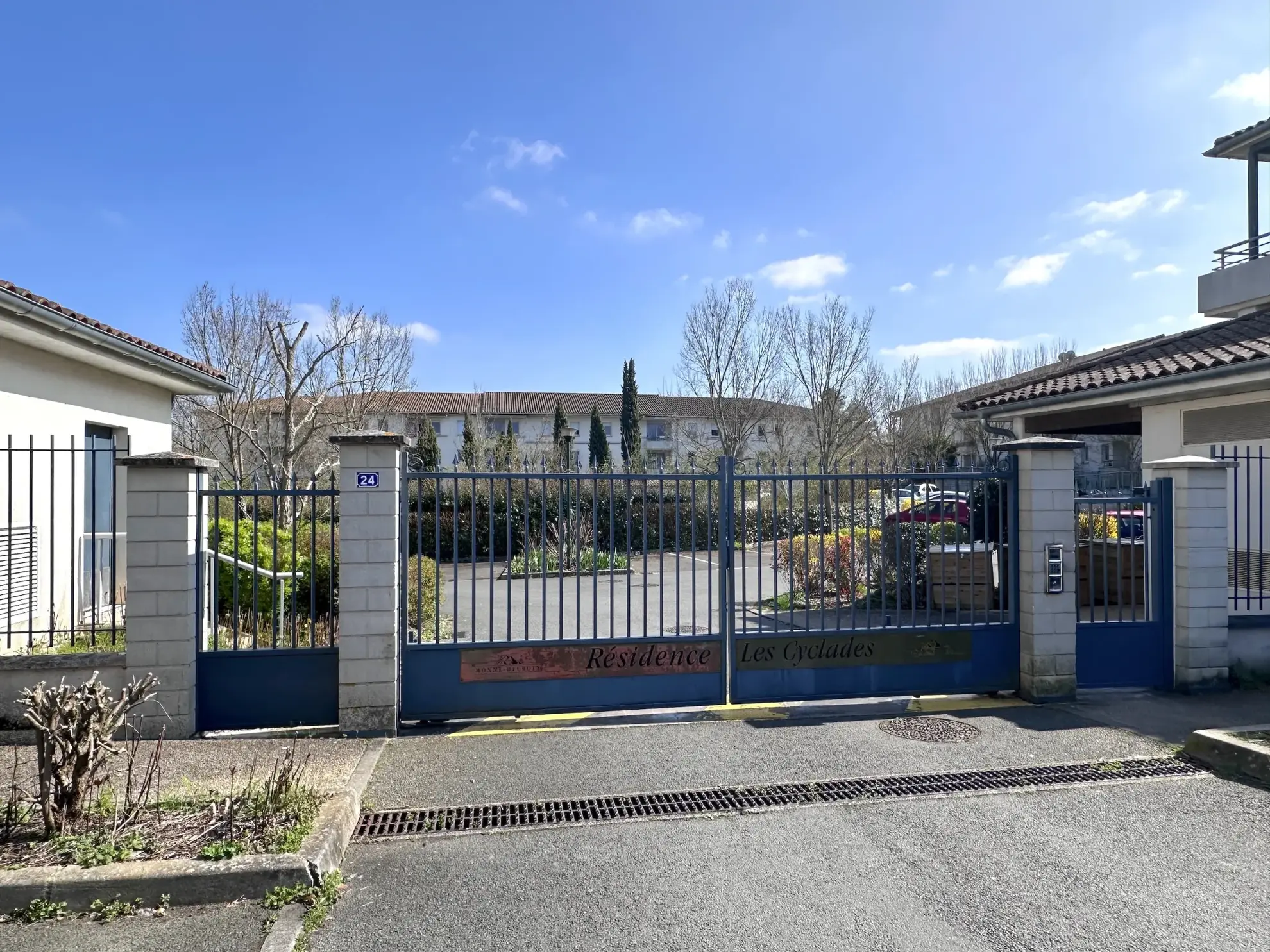 Appartement de 62 m² avec terrasse et parking à Poitiers, proche commodités 