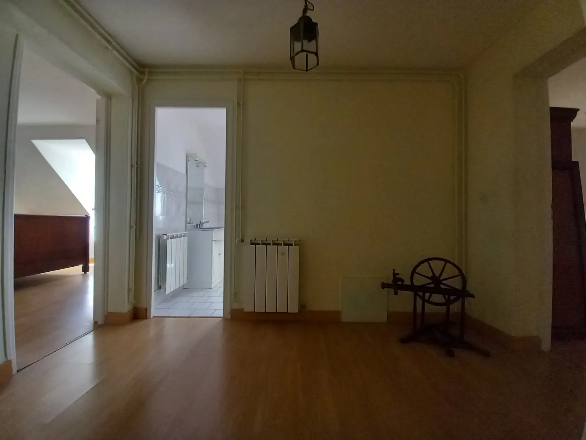 Grand pavillon 5 chambres avec dépendances et jardin proche Moulins et Nevers 