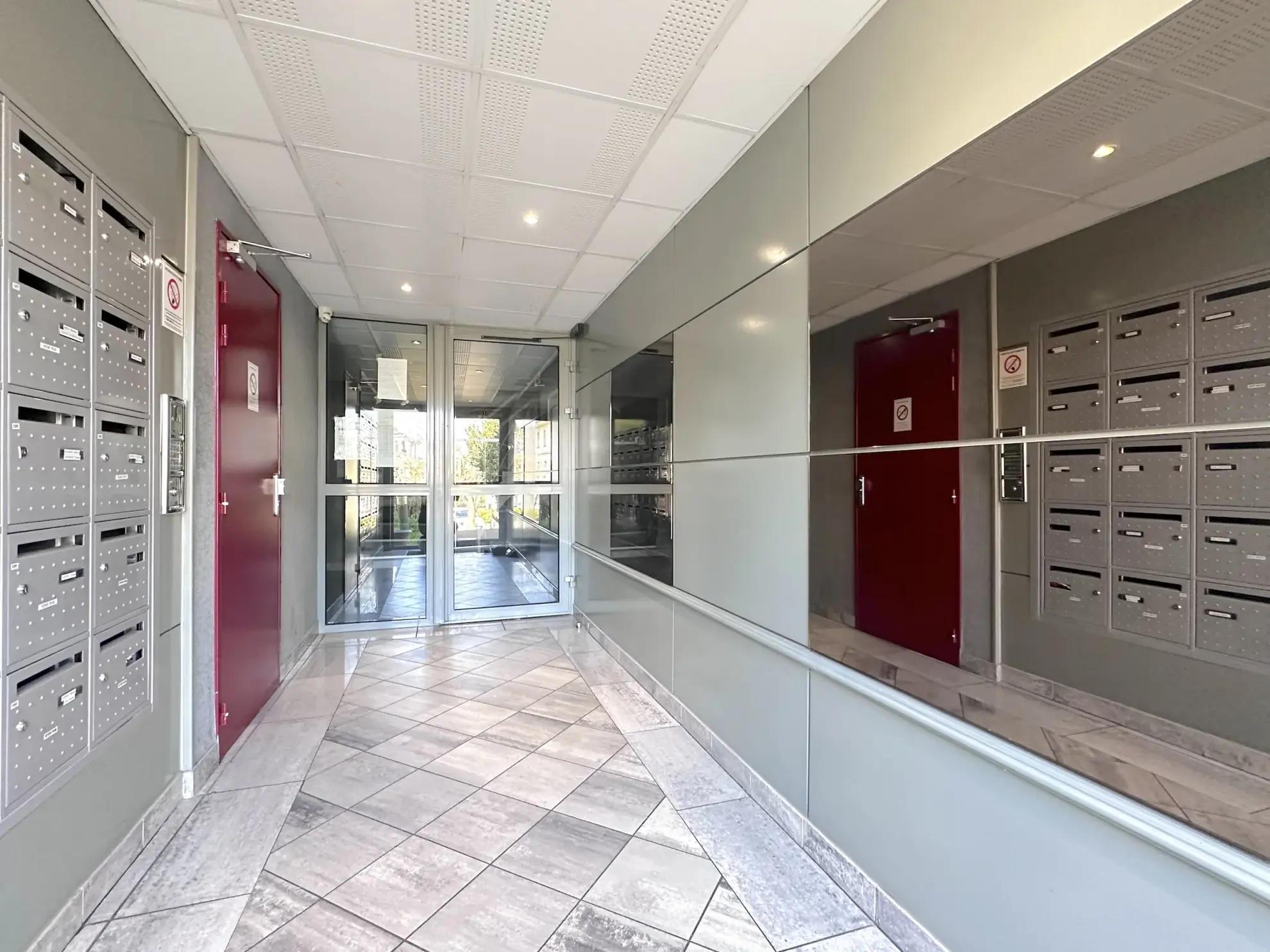 Appartement de 62 m² avec terrasse et parking à Poitiers, proche commodités 
