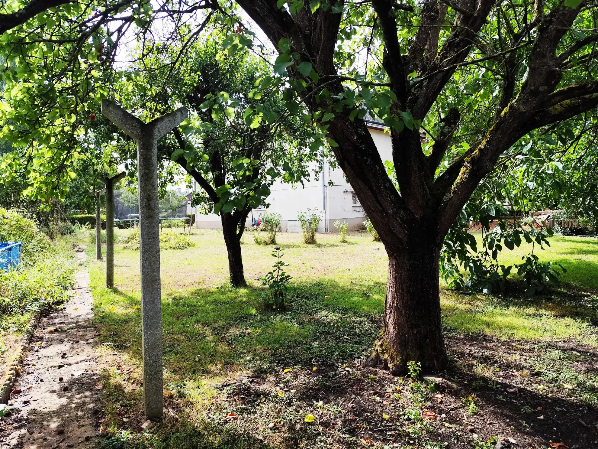 Maison familiale à Crosmières avec jardin, garage et véranda