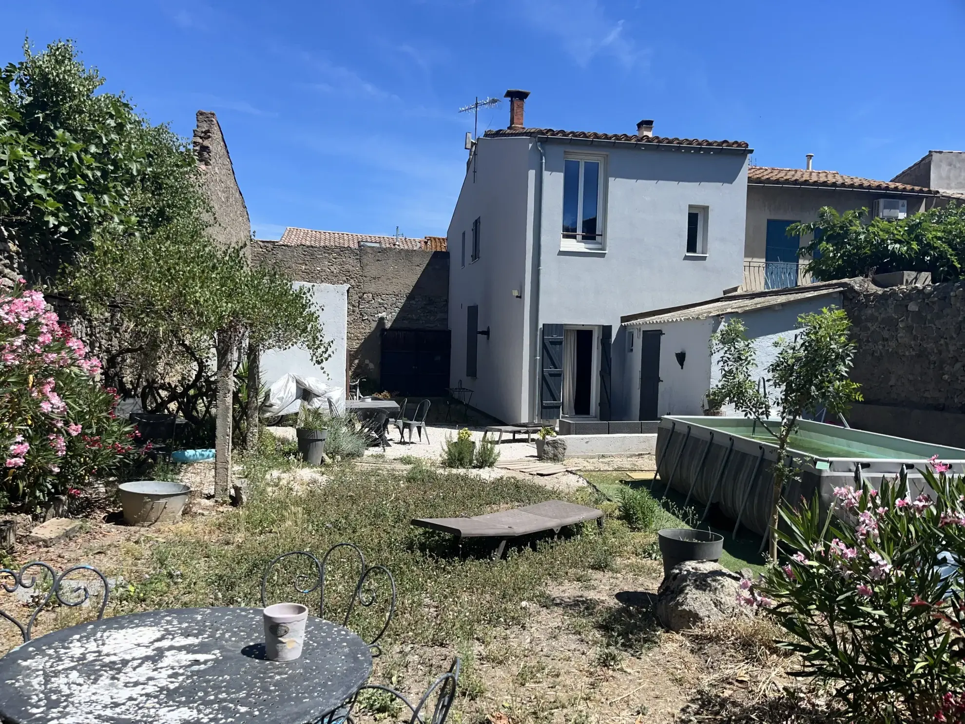 Maison de village 3 faces rénovée avec jardin à Puicheric proche Carcassonne