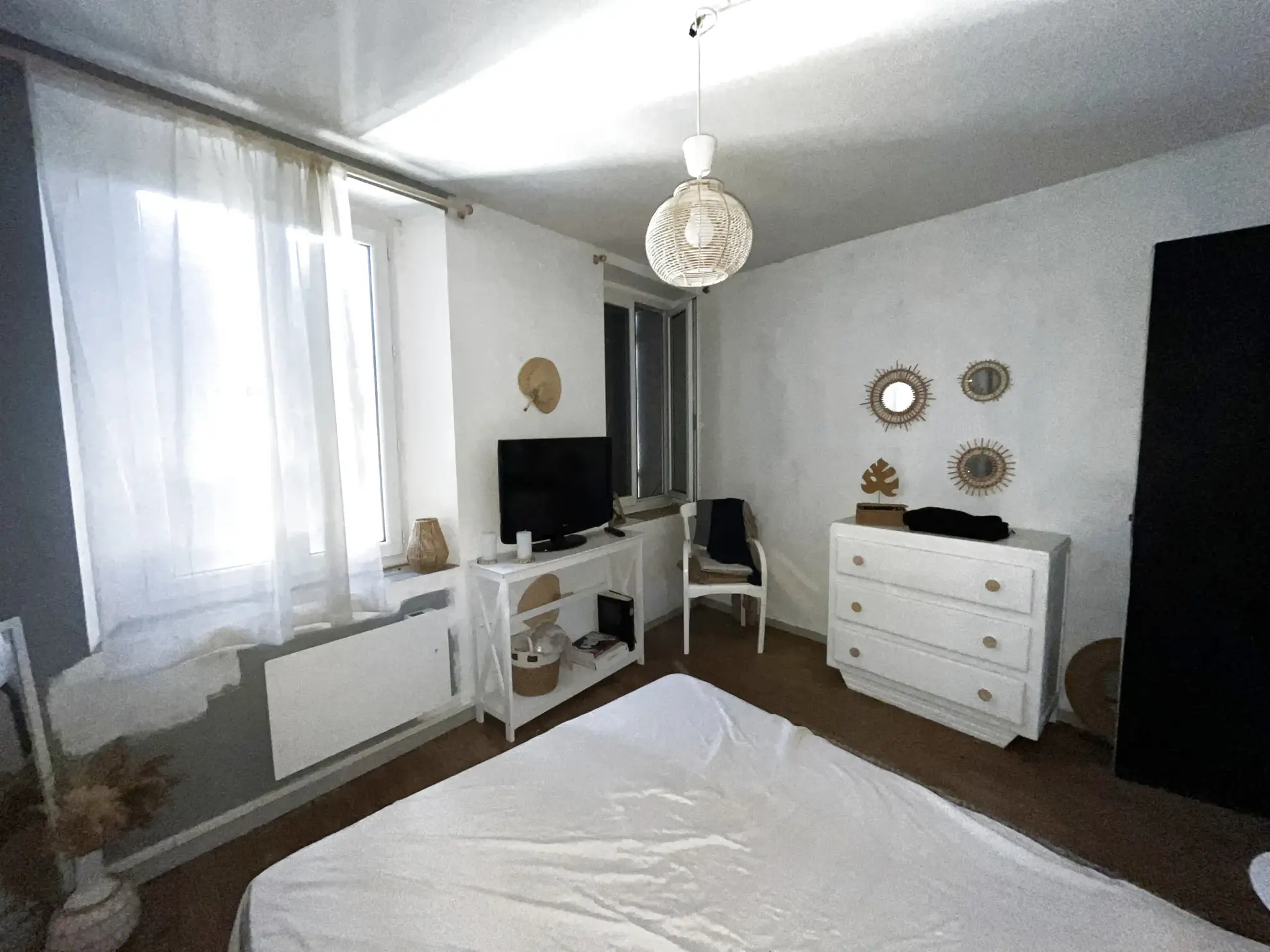 Maison de village 3 faces rénovée avec jardin à Puicheric proche Carcassonne 