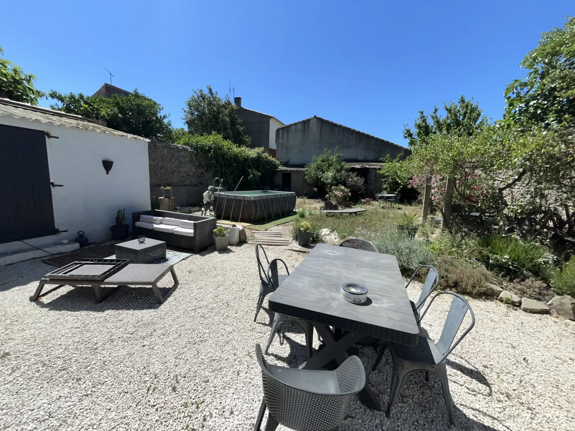 Maison de village 3 faces rénovée avec jardin à Puicheric proche Carcassonne 