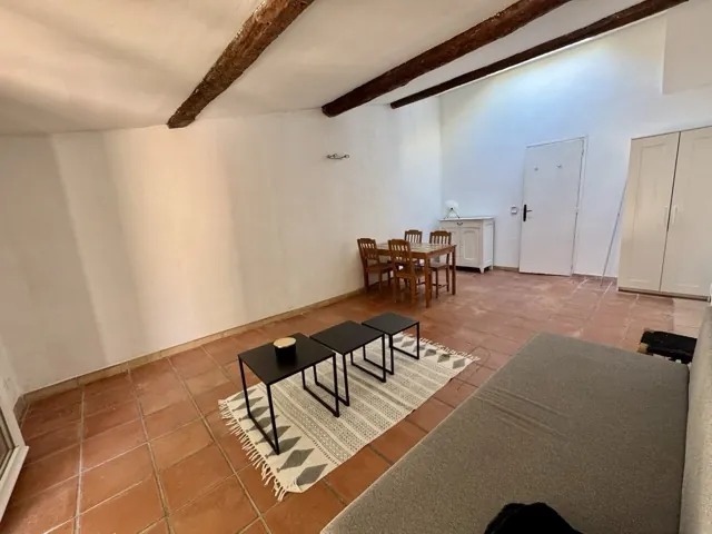 Appartement T1 avec balcony à vendre au centre-ville d'Aix-en-Provence 