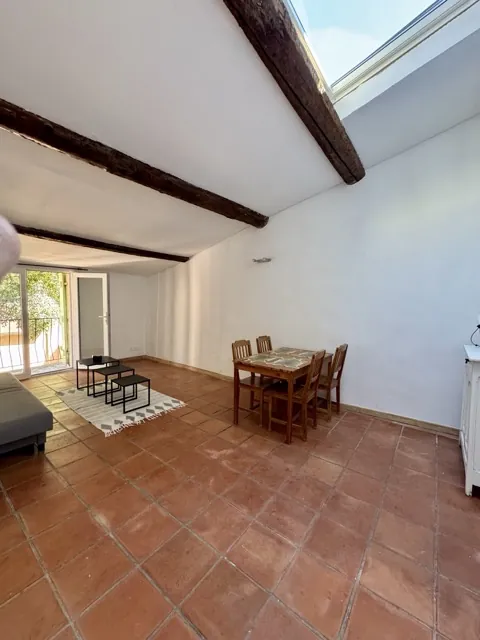 Appartement T1 avec balcony à vendre au centre-ville d'Aix-en-Provence 