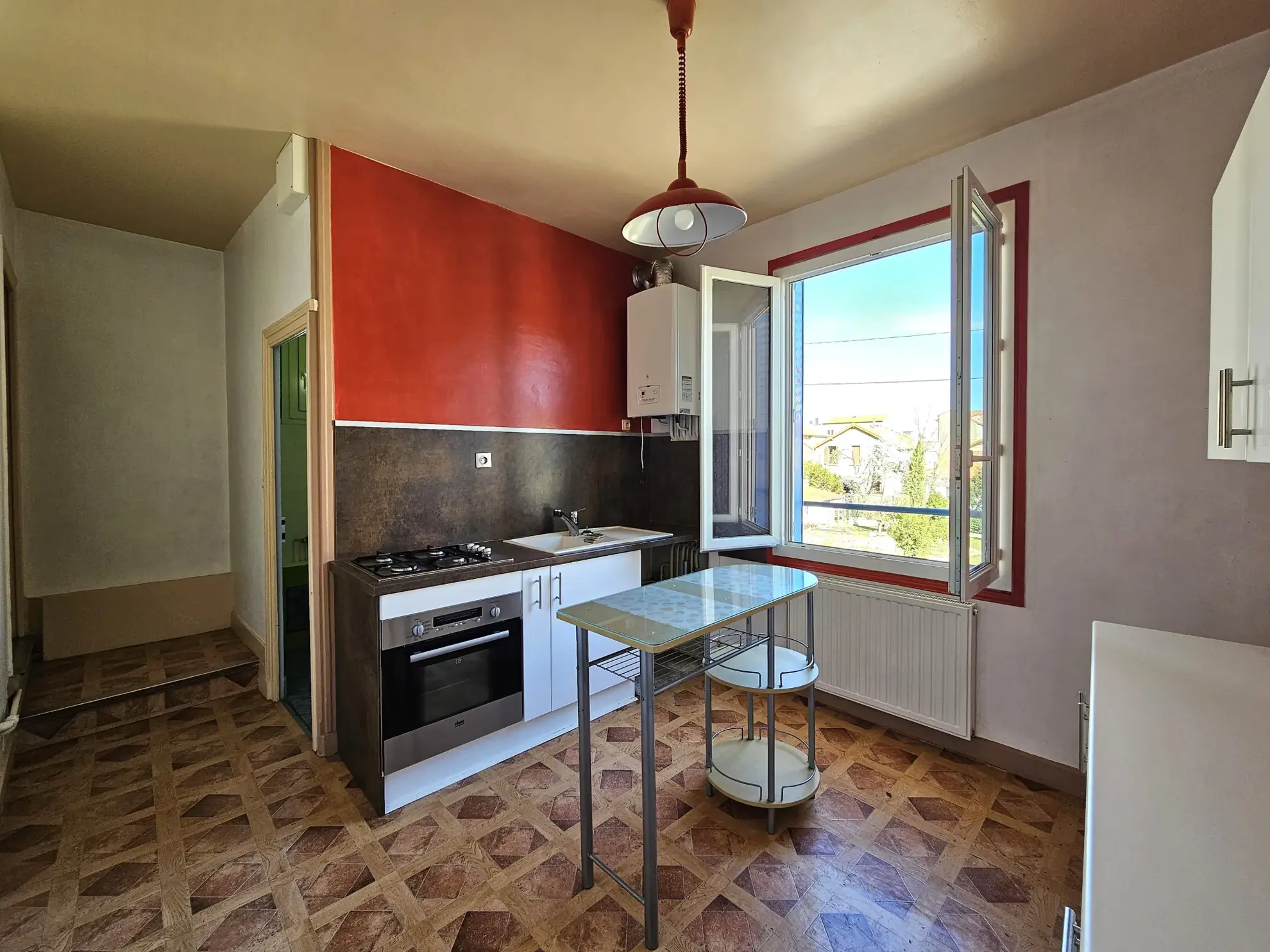 Appartement triplex à Clermont-Ferrand avec balcon et stationnement