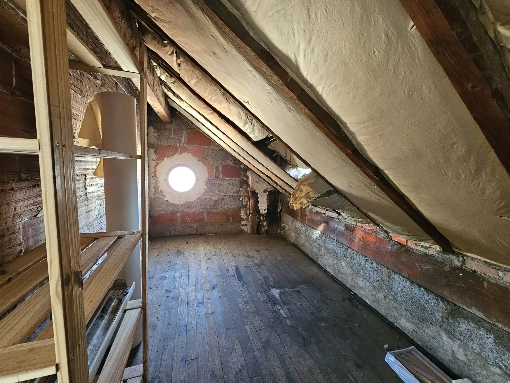 Appartement triplex à Clermont-Ferrand avec balcon et stationnement 