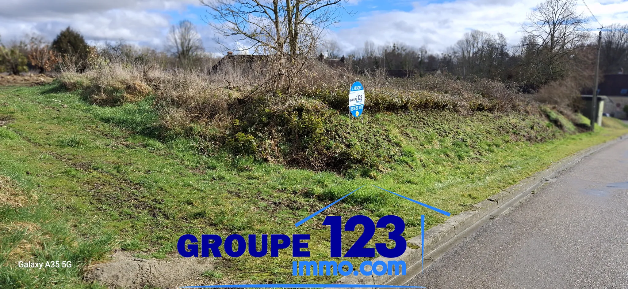 Terrain constructible de 1189 m² à Laduz – Emplacement idéal au cœur du village 