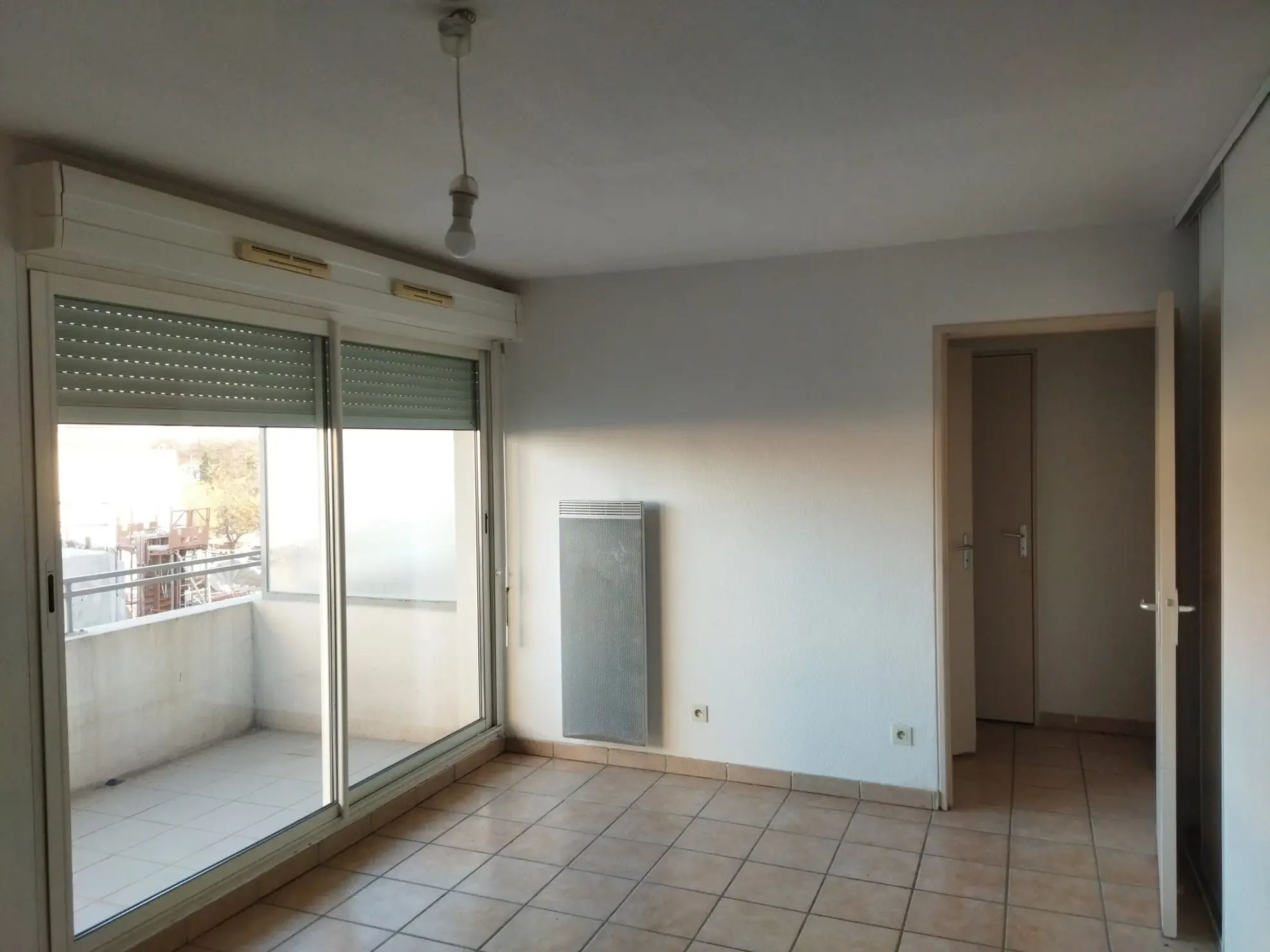 Studio lumineux de 33 m² avec balcon et garage à Béziers, idéal investissement 
