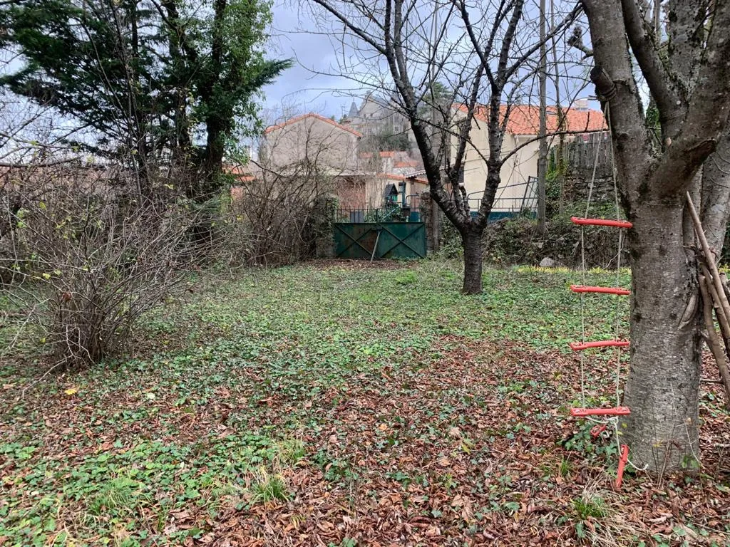 Magnifique terrain constructible arboré de 2550 m² à Montdardier 