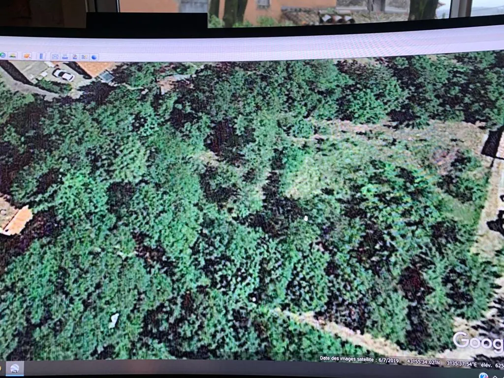 Magnifique terrain constructible arboré de 2550 m² à Montdardier