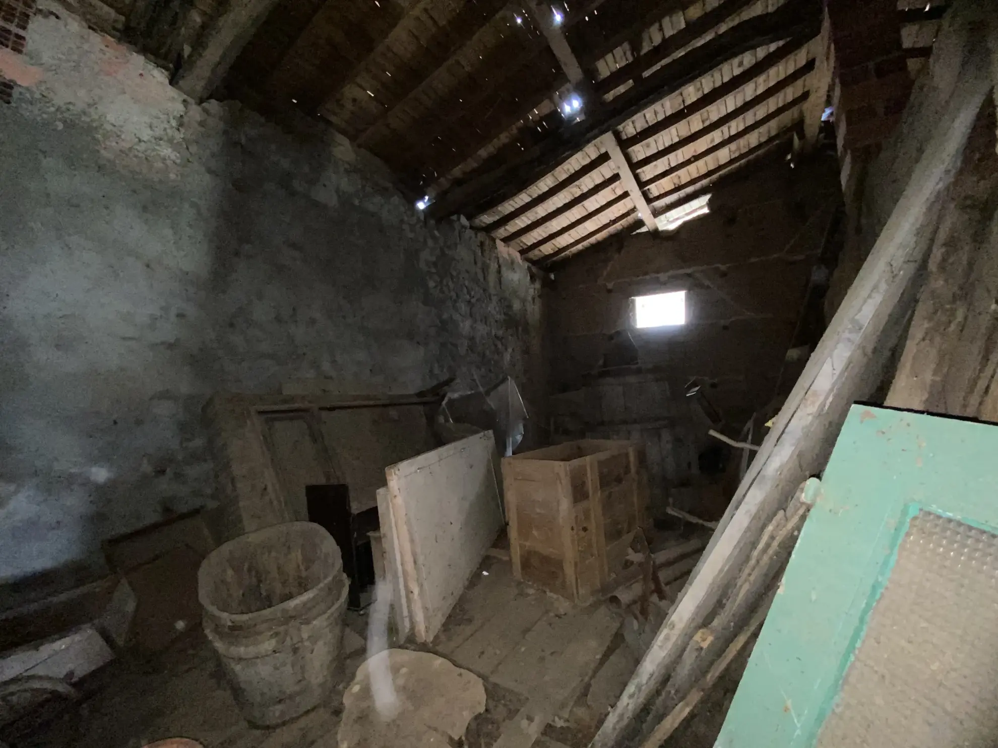 Maison de campagne à Courpière avec grange et atelier - Charme authentique 