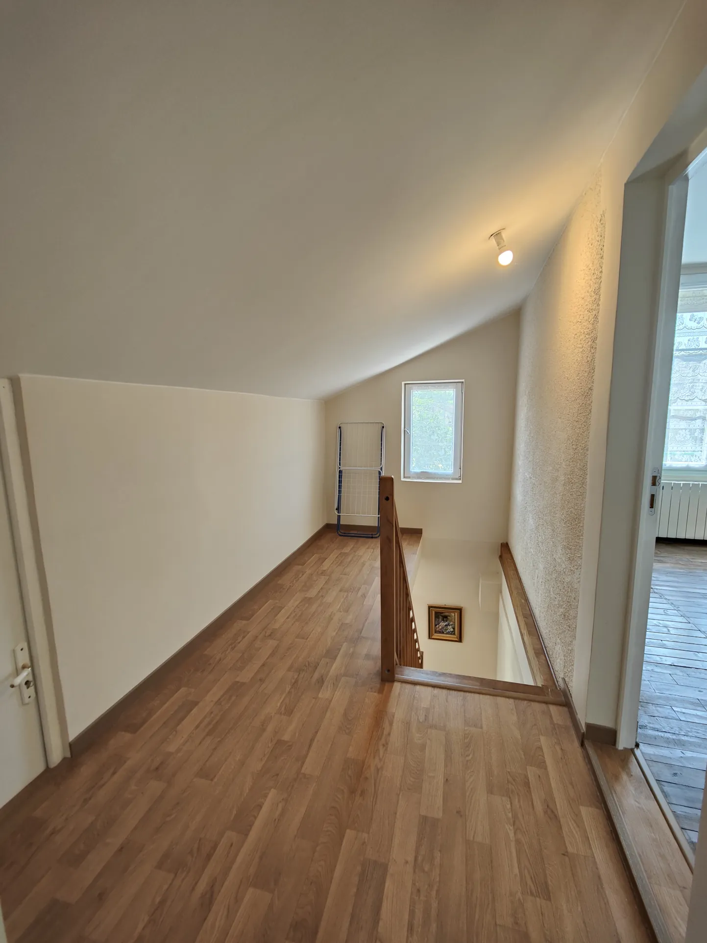 Maison rénovée avec jardin arboré à Migennes - 3 chambres et proximité gare 