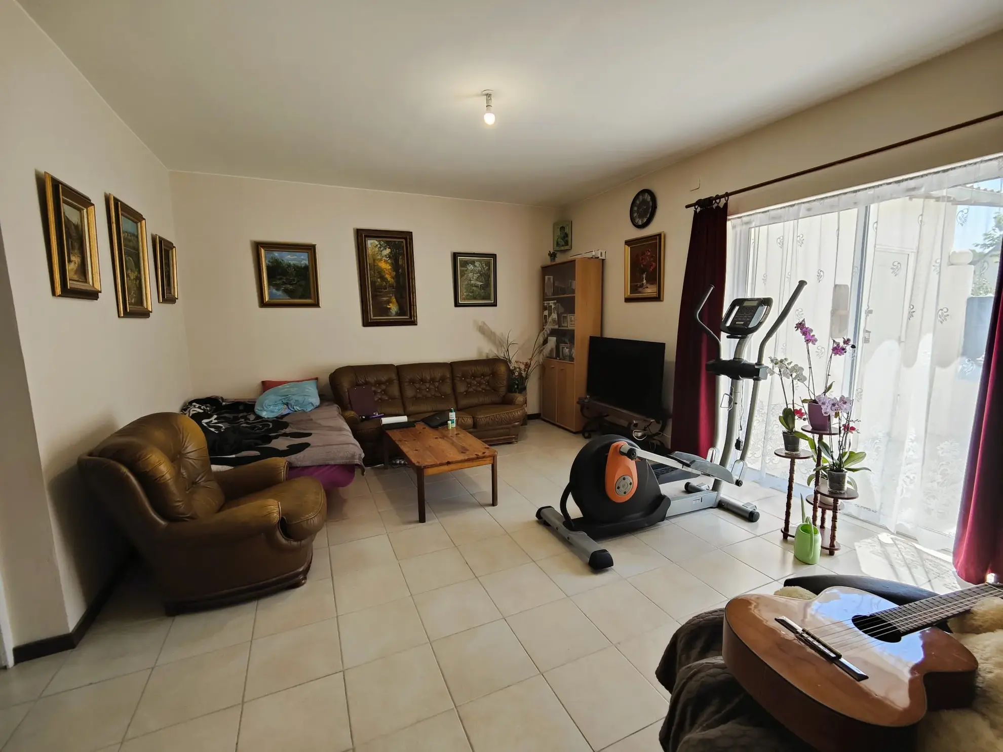 Maison rénovée avec jardin arboré à Migennes - 3 chambres et proximité gare 