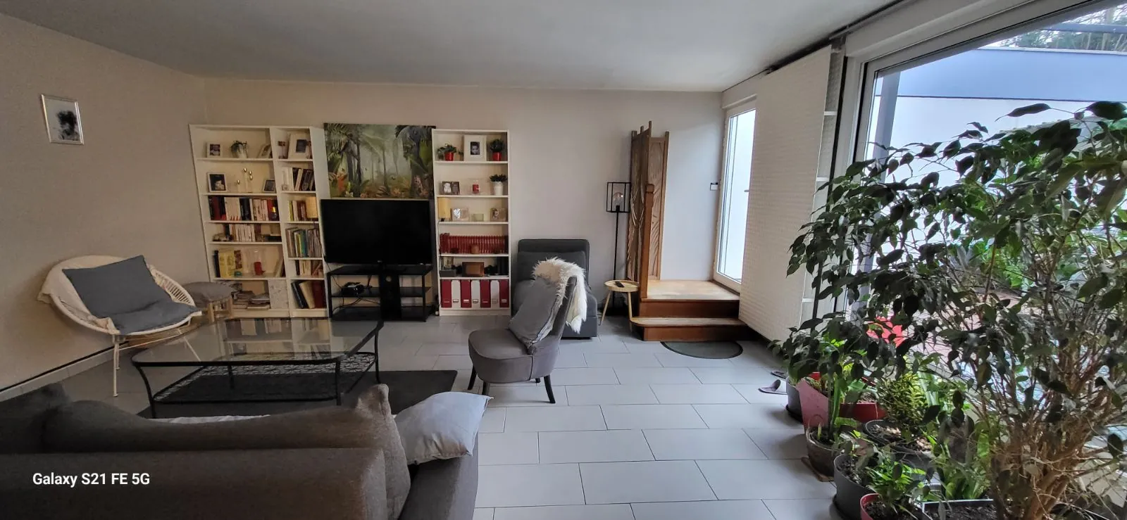 Grand appartement F5 avec terrasse et garage à Villepinte