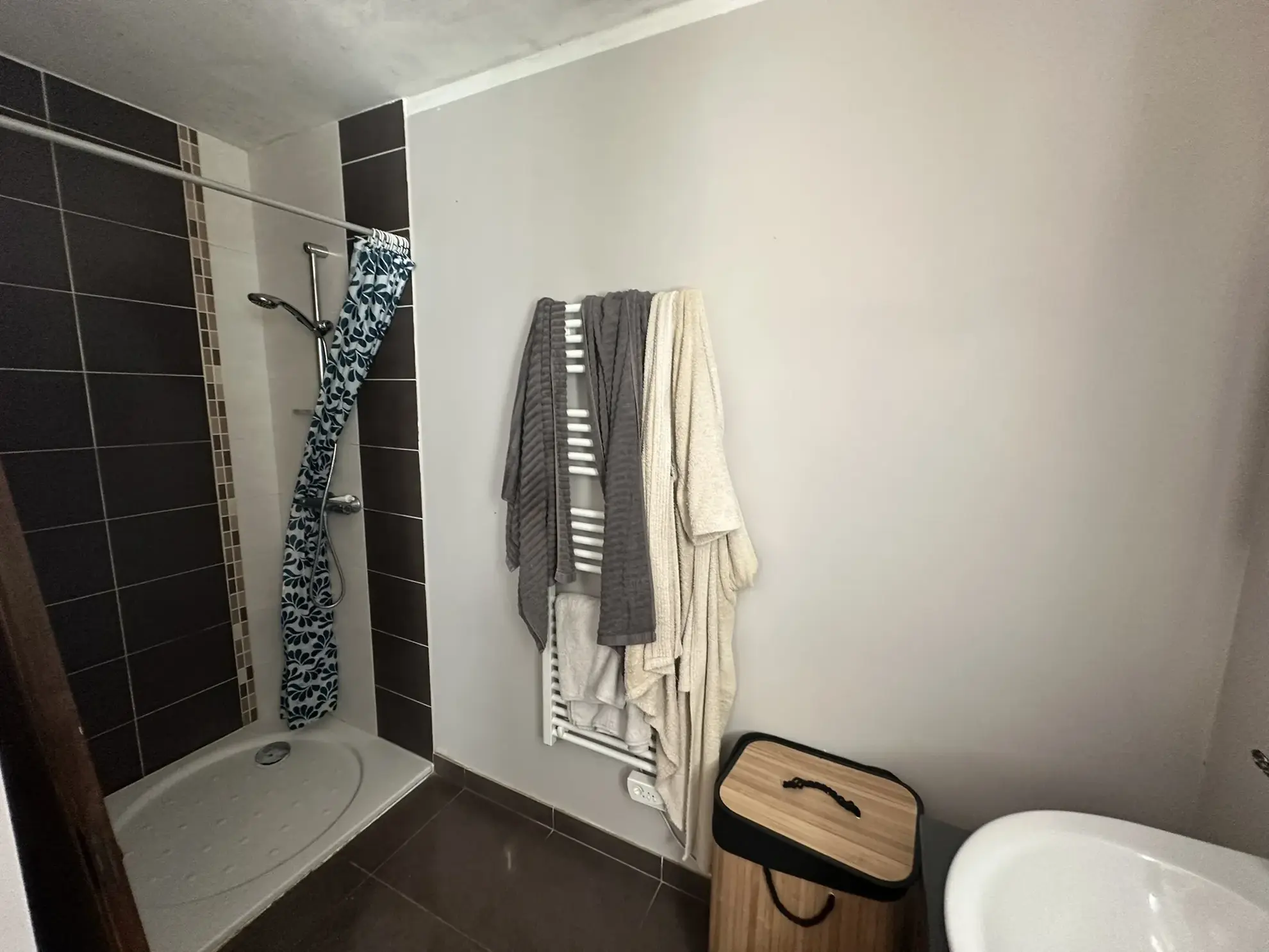 Maison moderne de 110 m² à Baud avec 3 chambres, terrasse et grand terrain 