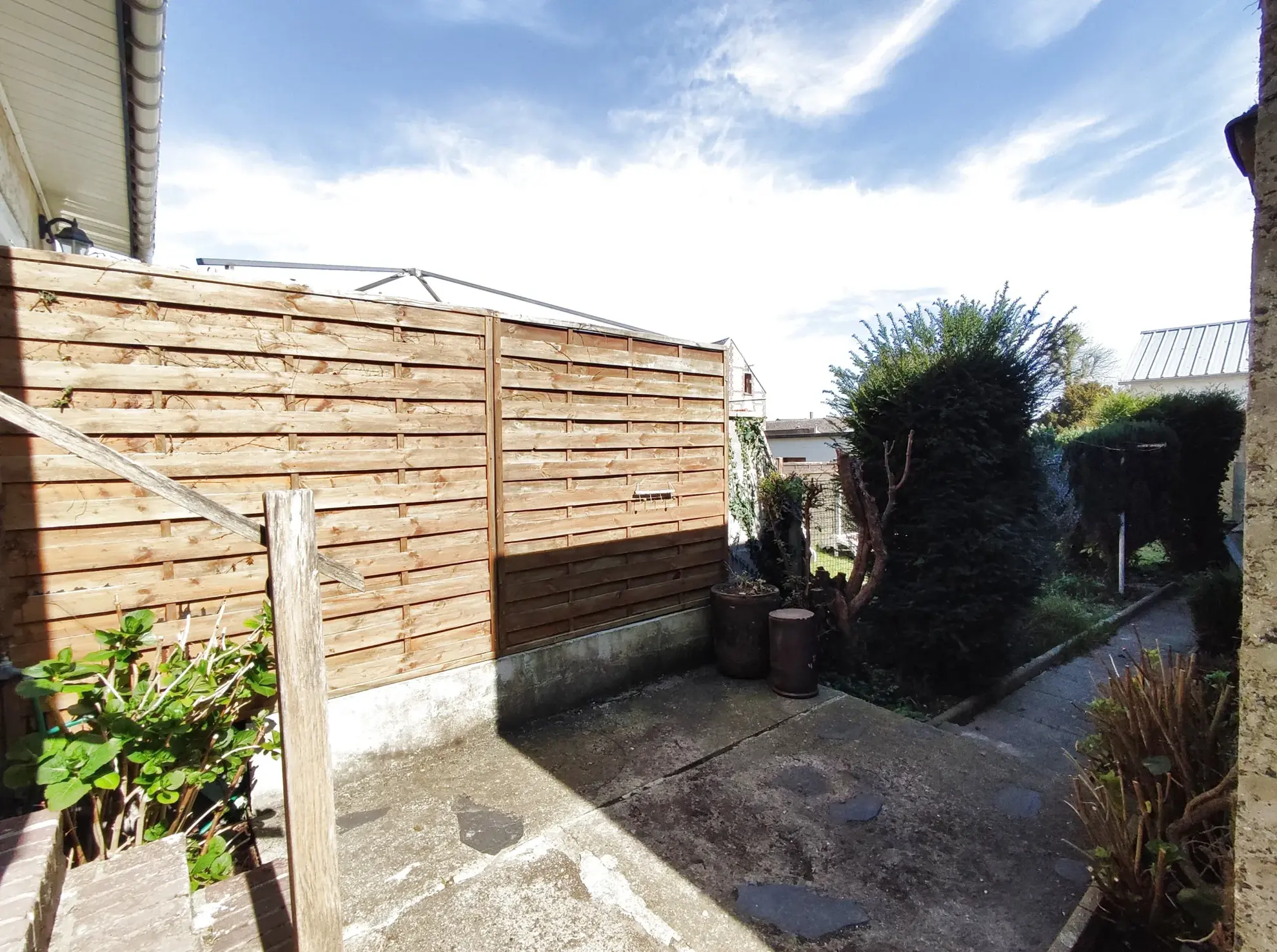 Maison lumineuse en briques avec petit extérieur au Tréport près du port et vue dégagée 