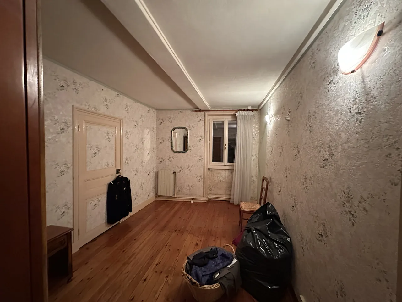 Maison de village de 120 m² à Marcigny proche centre, avec jardin et dépendances 