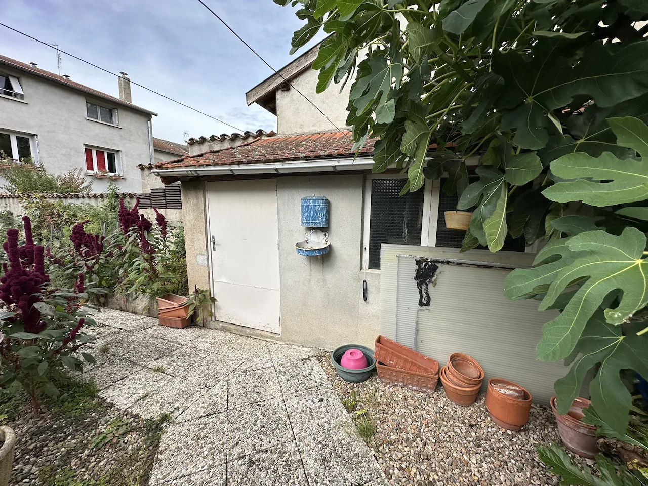 Maison de village de 120 m² à Marcigny proche centre, avec jardin et dépendances 