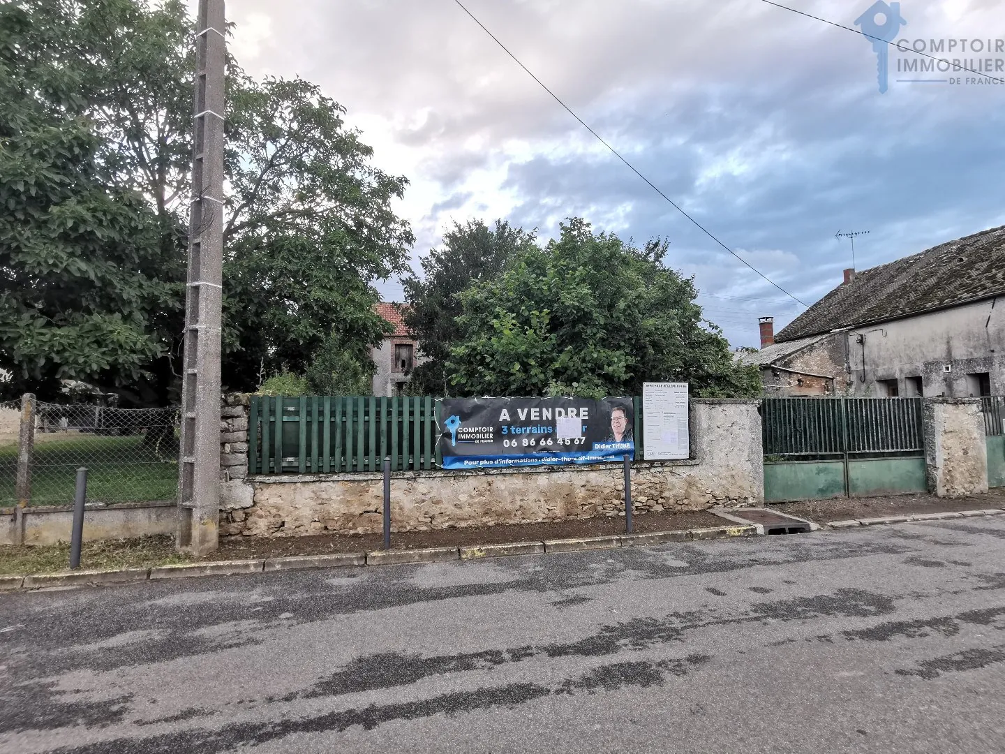 Terrains constructibles à La Forêt-Le-Roi, proche Dourdan, 826 m² 