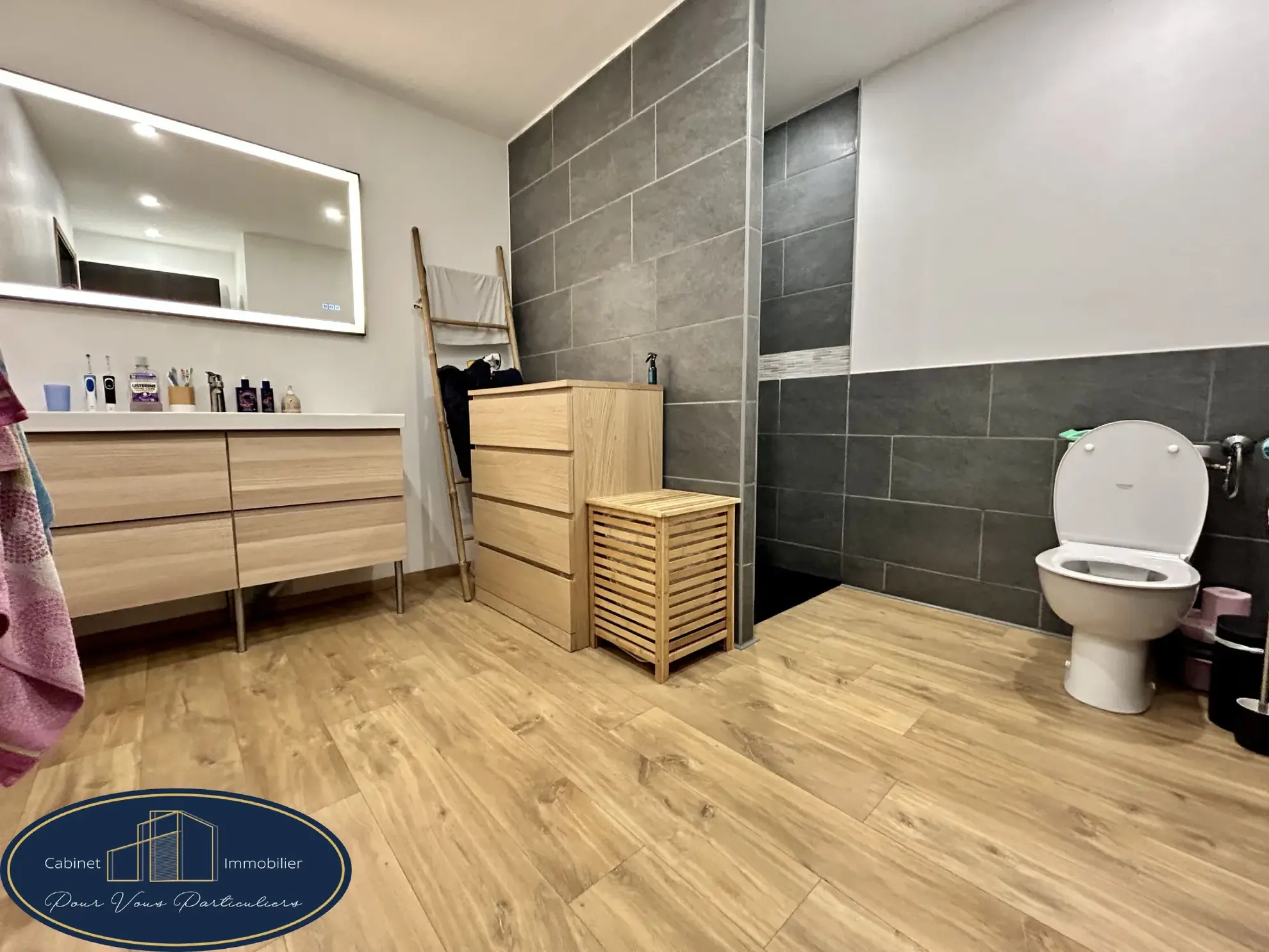 Maison semi-individuelle de plain-pied à Estrun, rénovation récente, 96 m² 